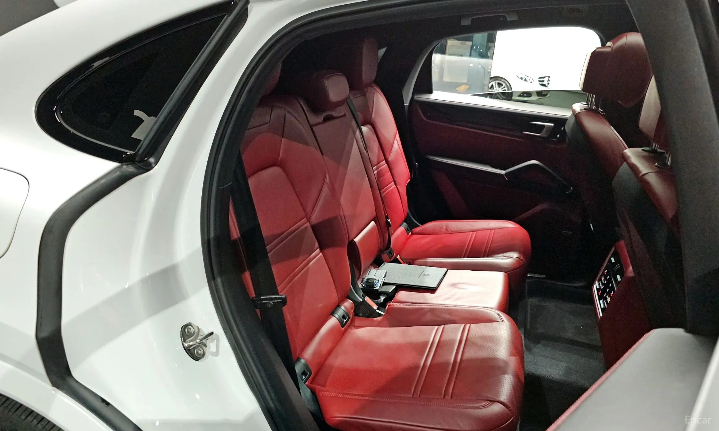 Porsche Cayenne (PO536) превью 11