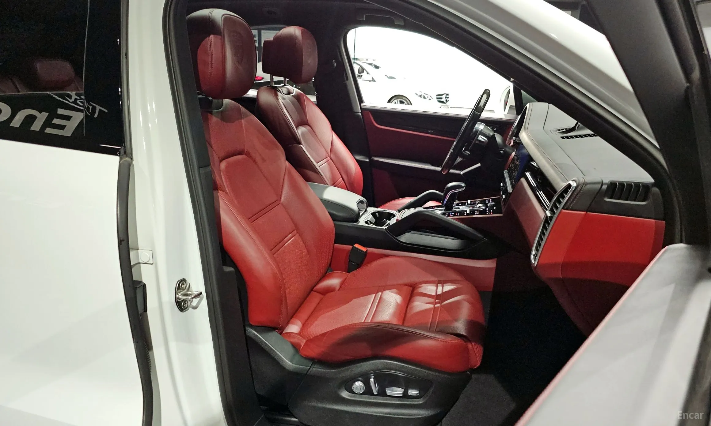 Porsche Cayenne (PO536) превью 12