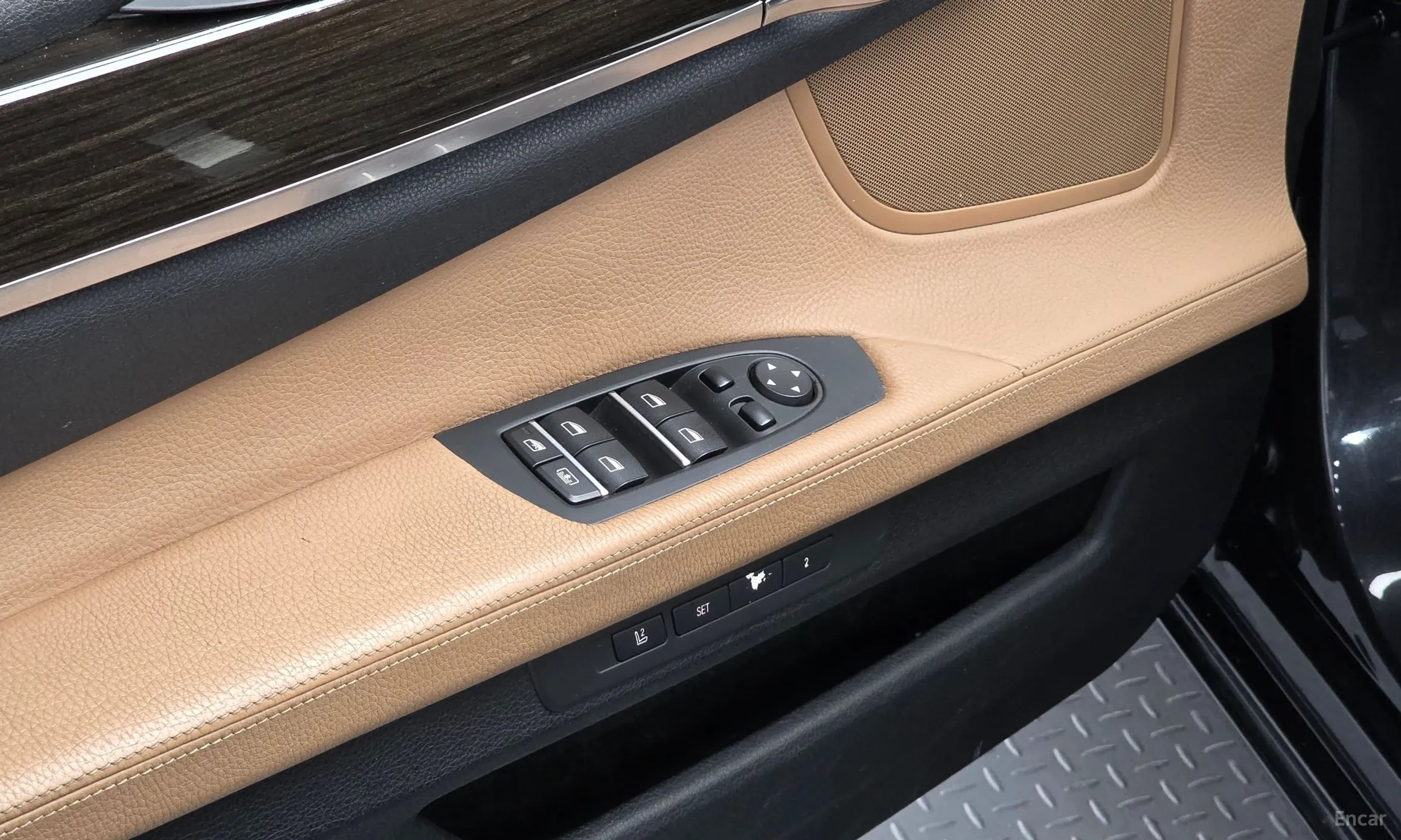BMW 7 Series (F01) превью 16