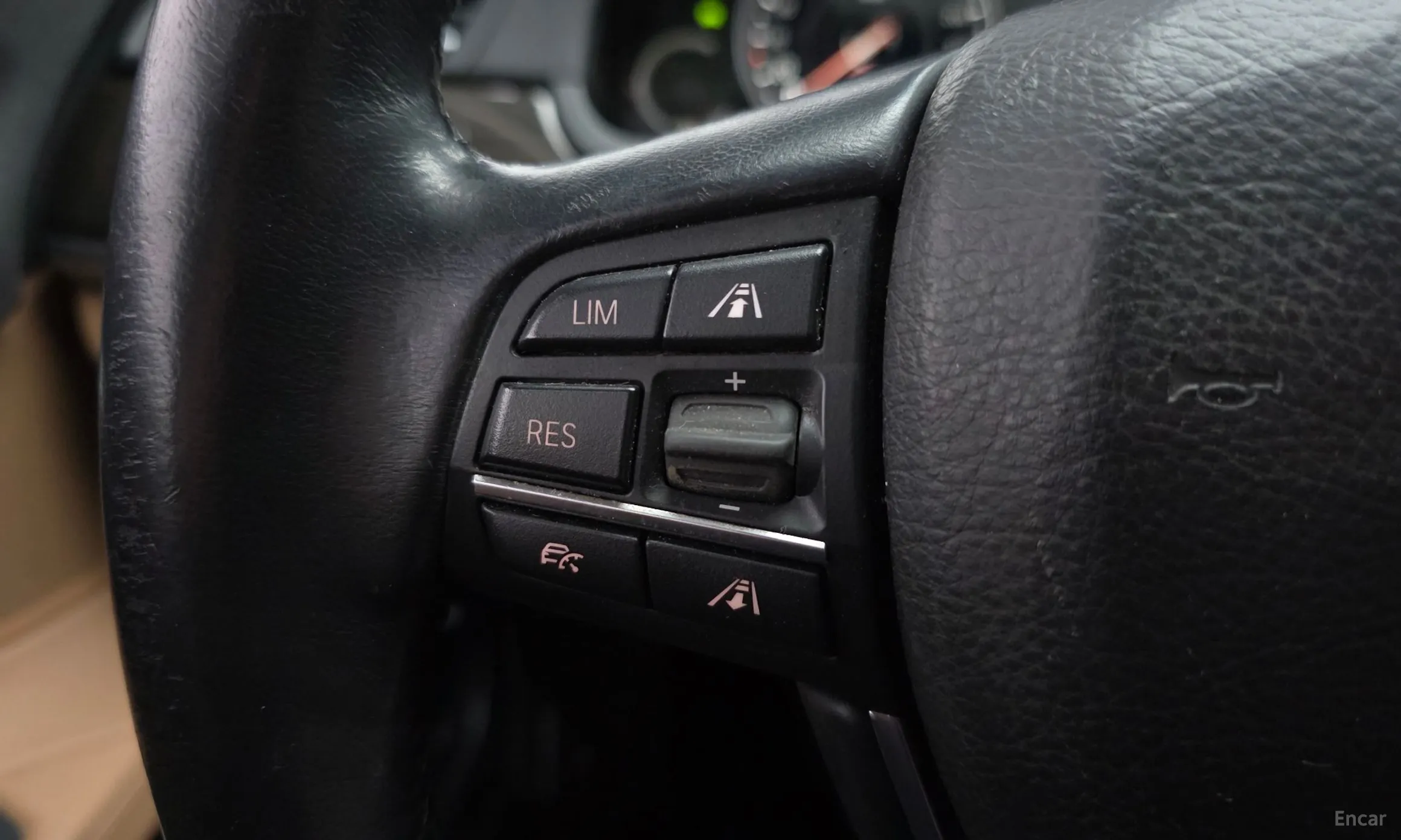 BMW 7 Series (F01) превью 18