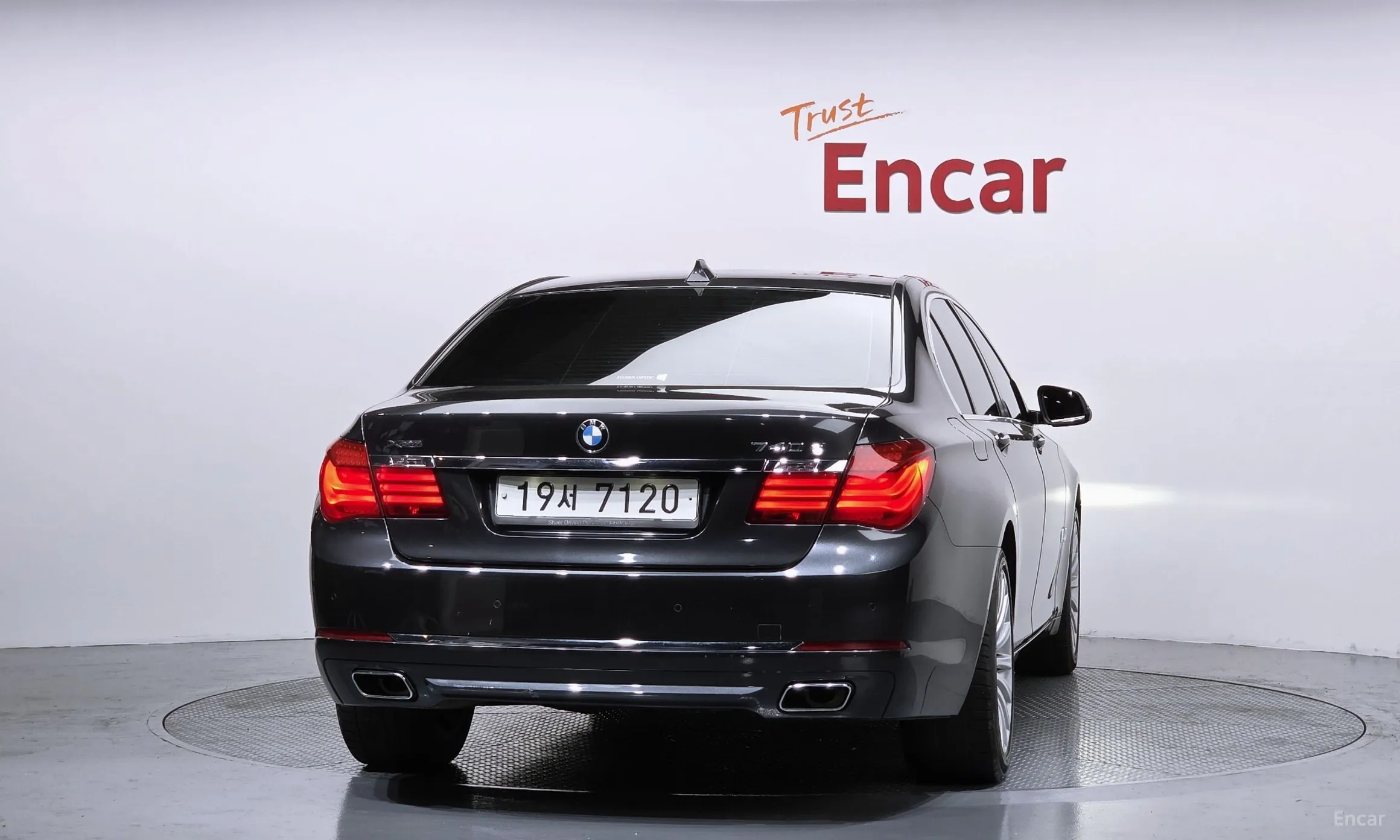 BMW 7 Series (F01) превью 4