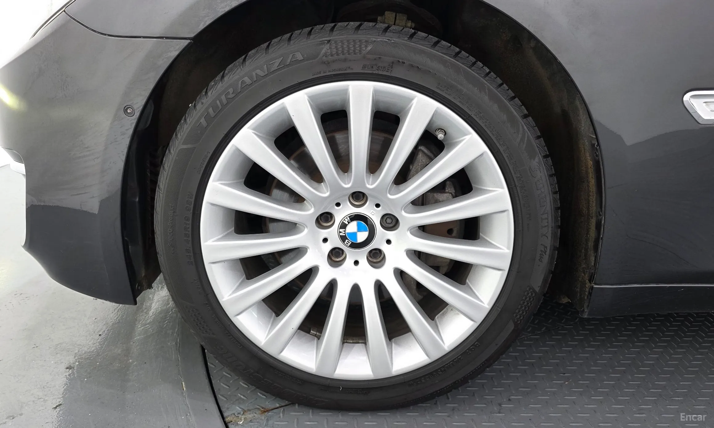 BMW 7 Series (F01) превью 5