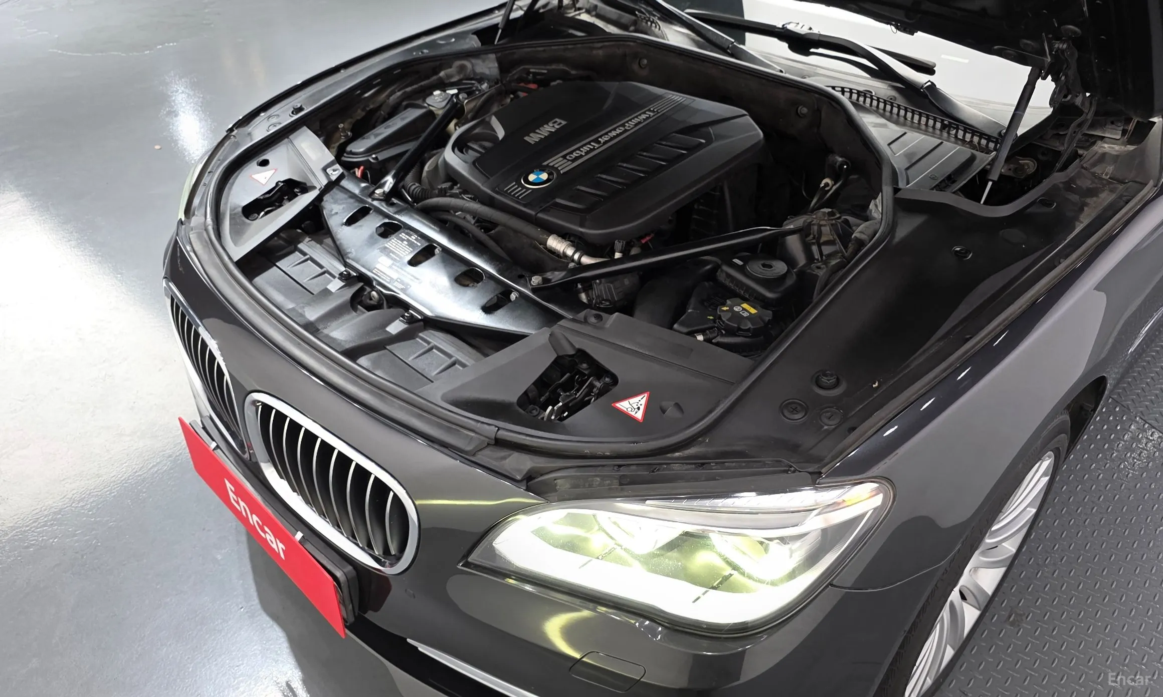 BMW 7 Series (F01) превью 6