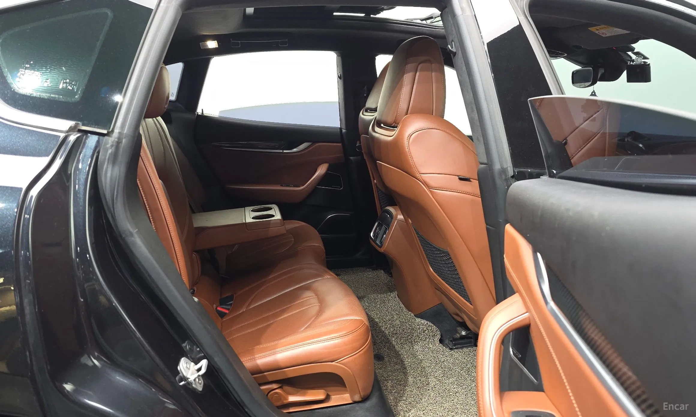 Maserati Levante превью 12