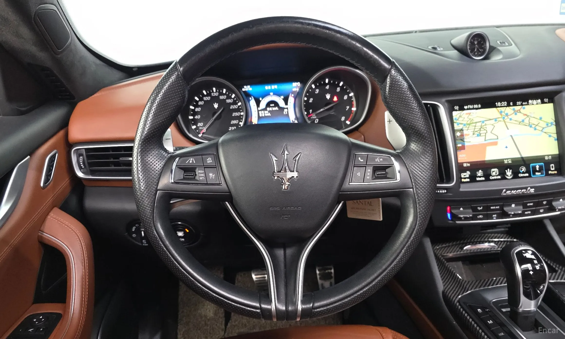 Maserati Levante превью 13