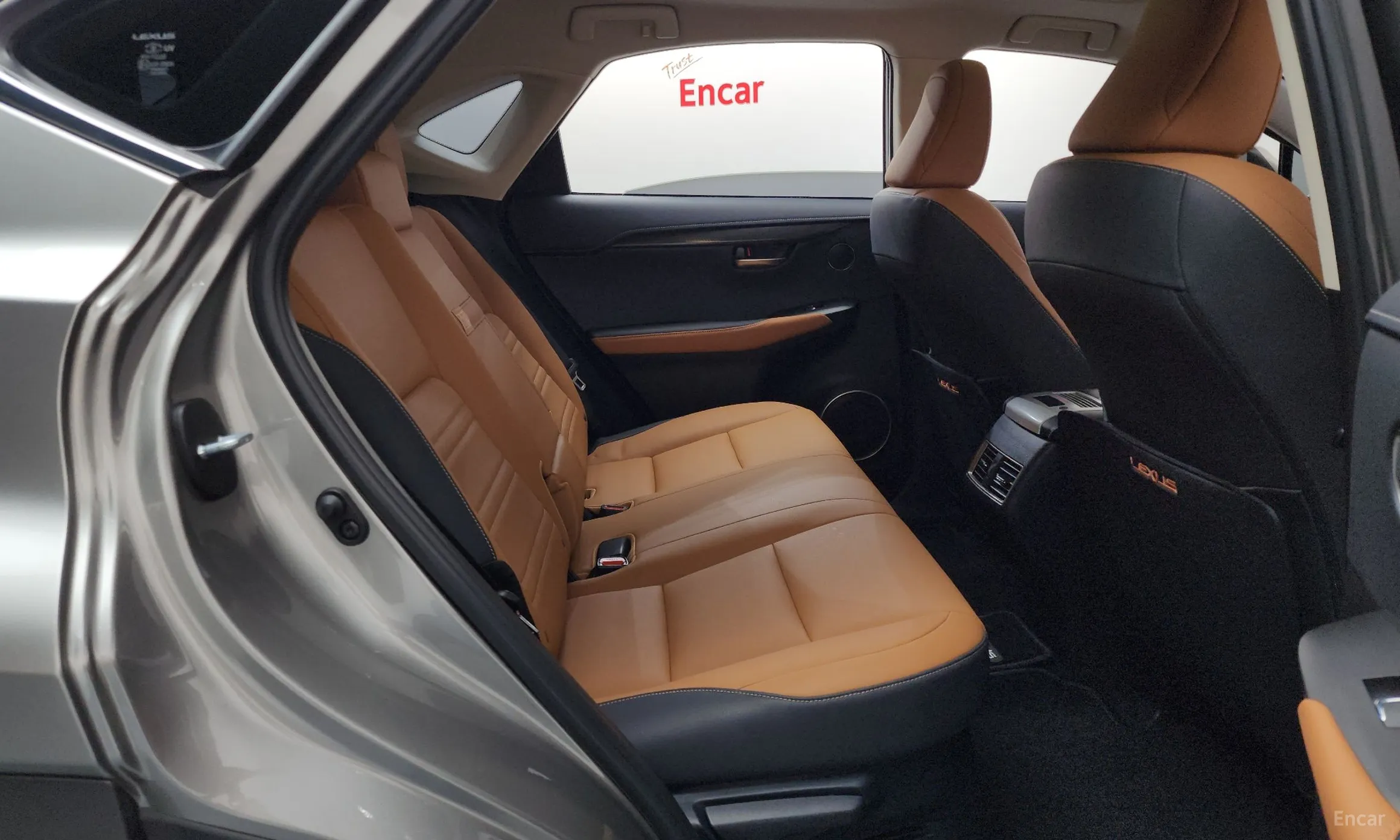 Lexus NX300h превью 11