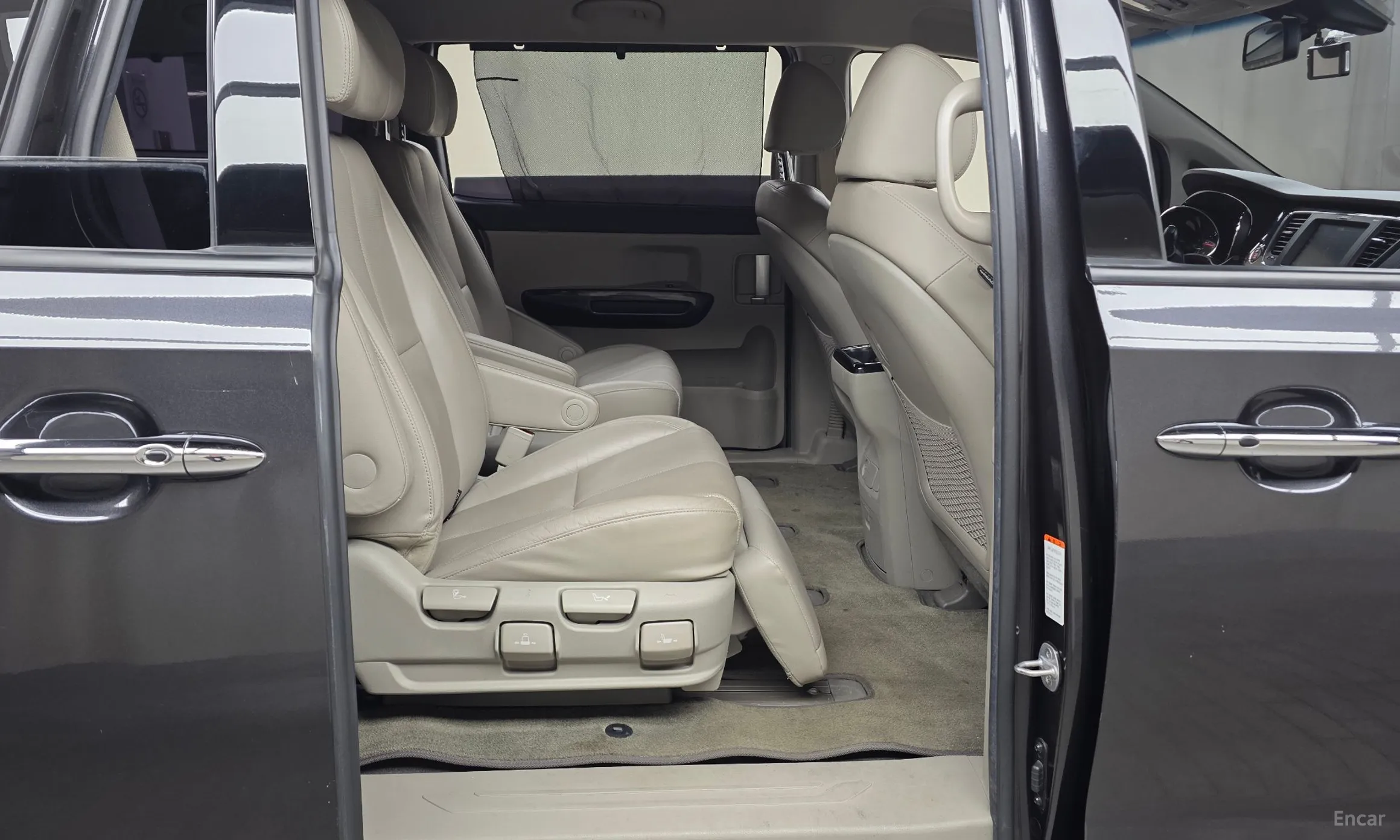 Kia Carnival превью 11