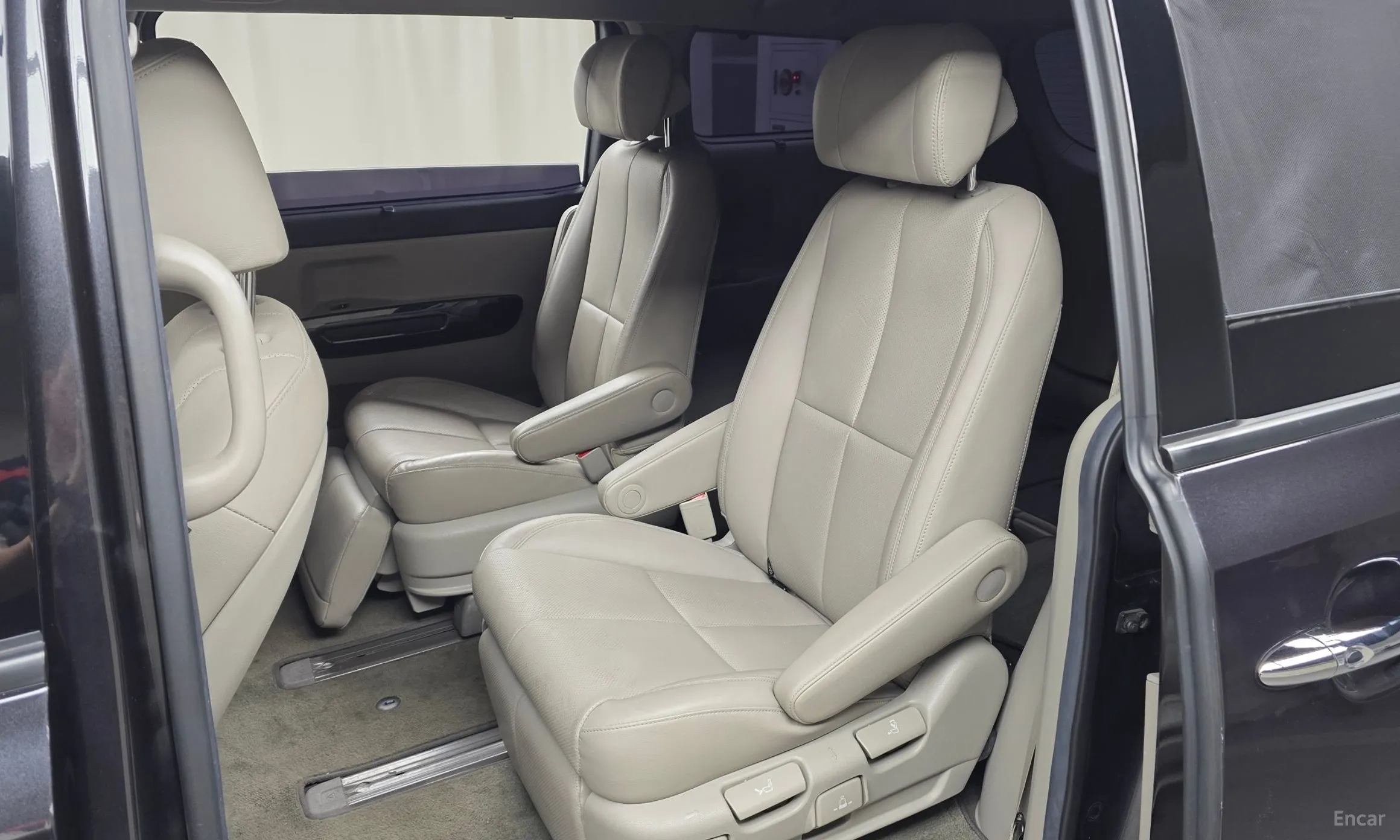 Kia Carnival превью 12