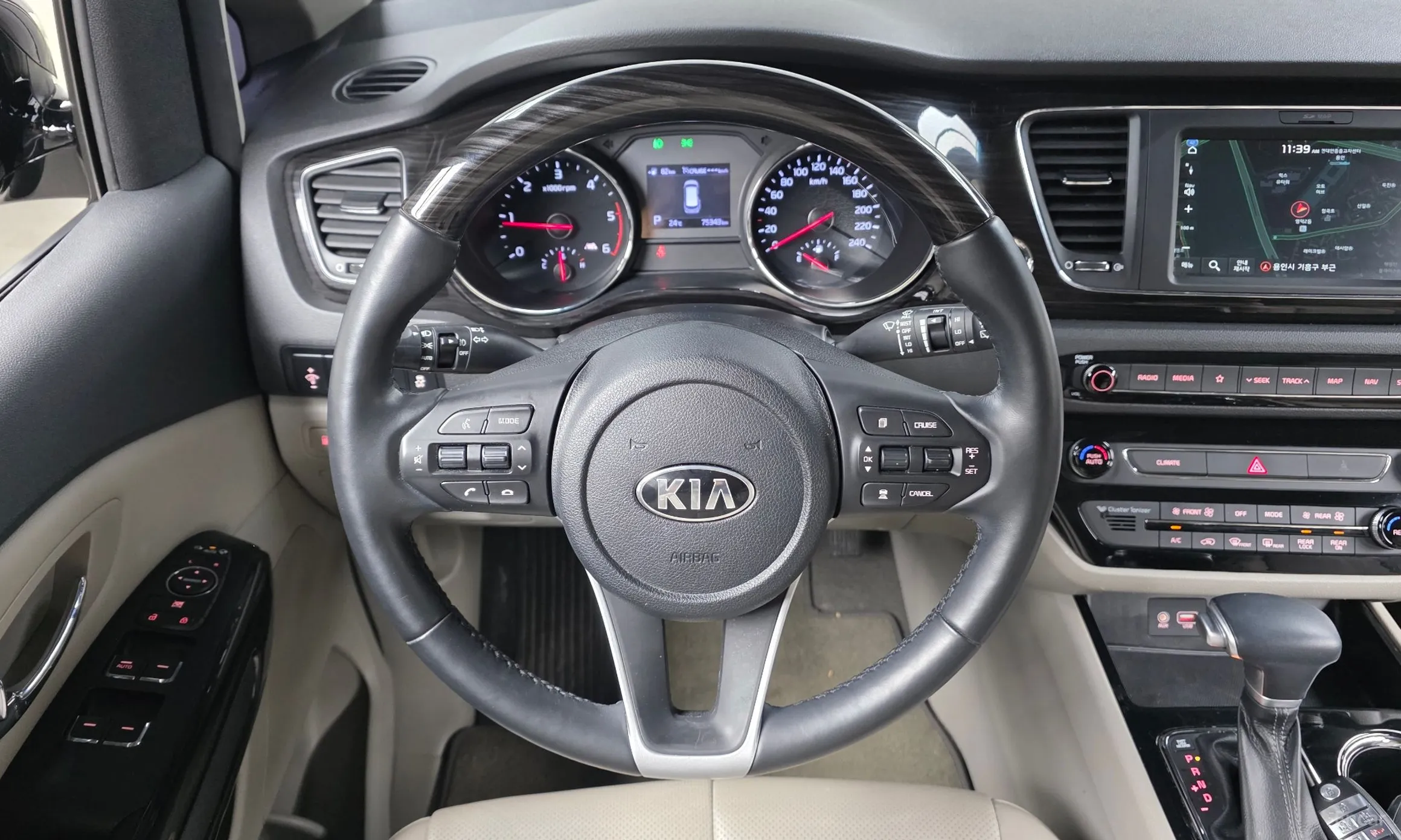 Kia Carnival превью 14