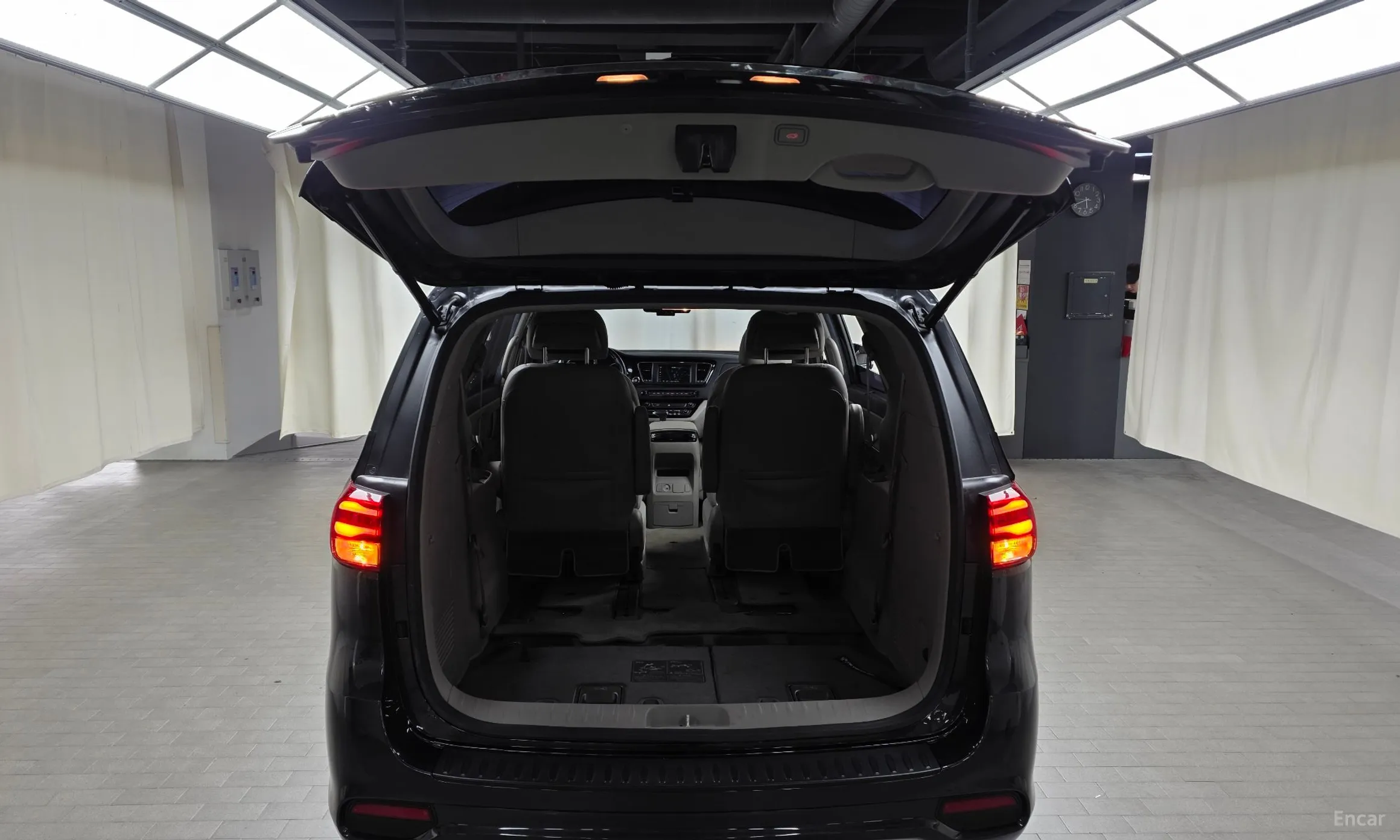 Kia Carnival превью 18