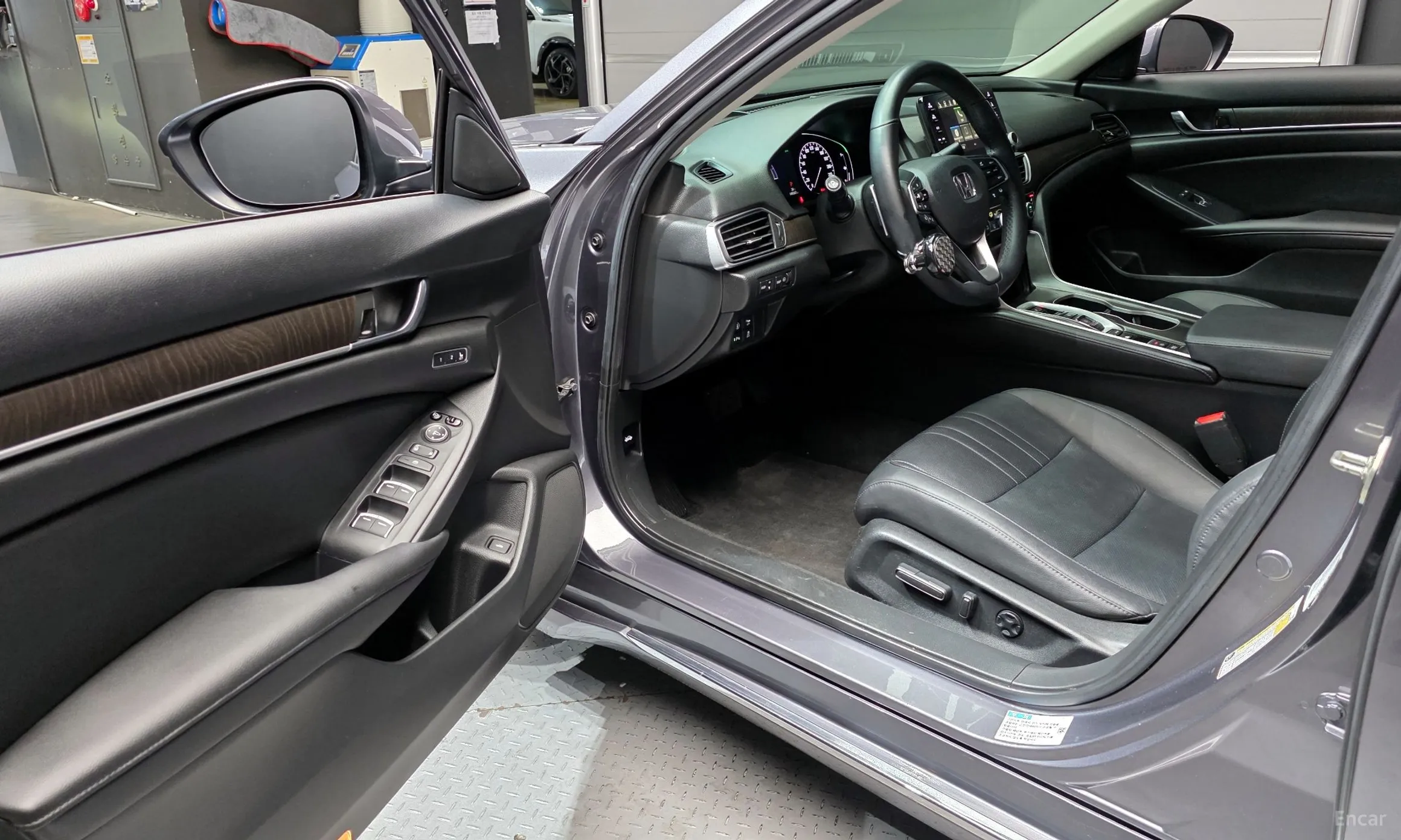 Honda Accord 10th Generation превью 10