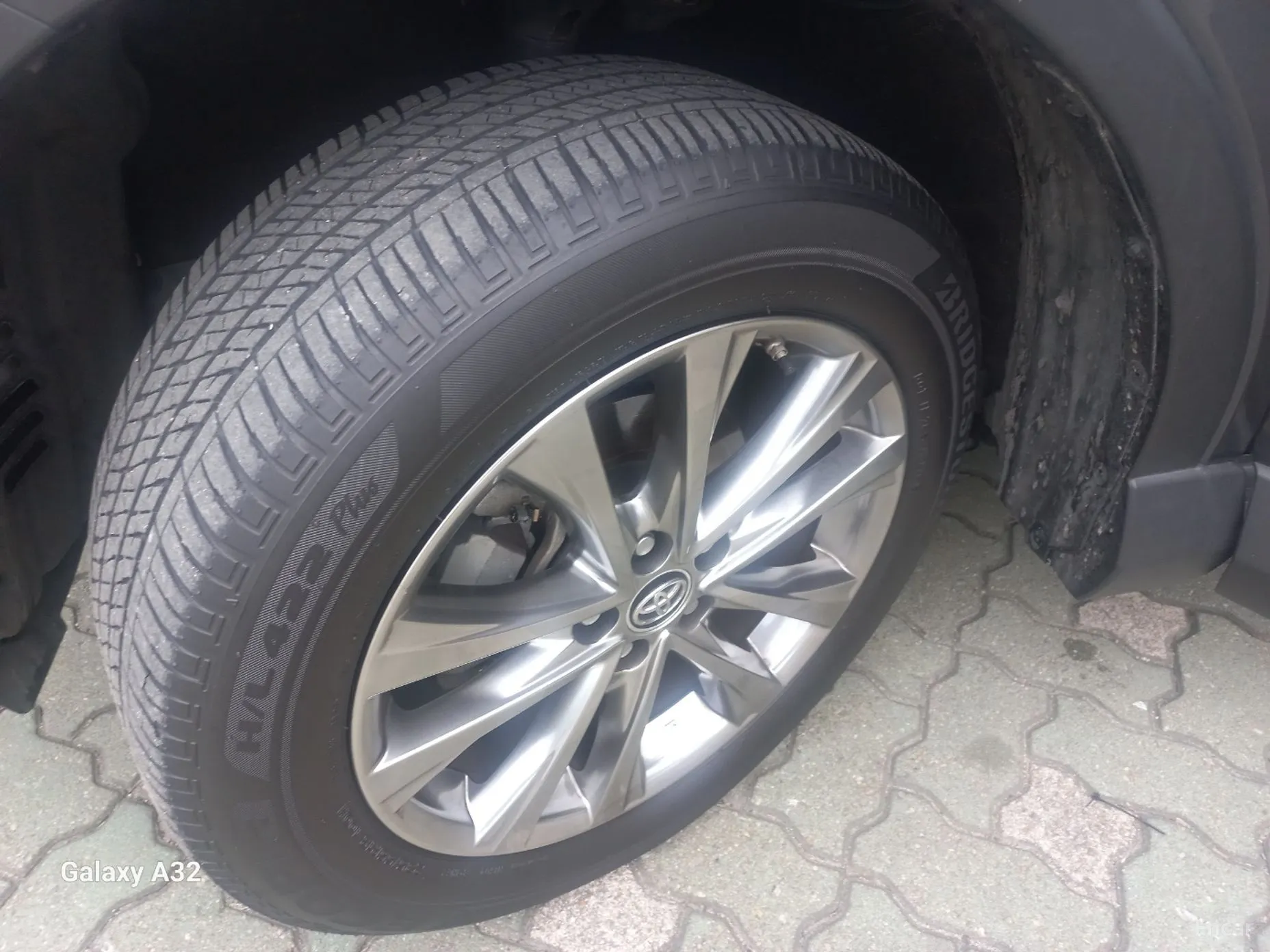 Toyota RAV4 превью 19