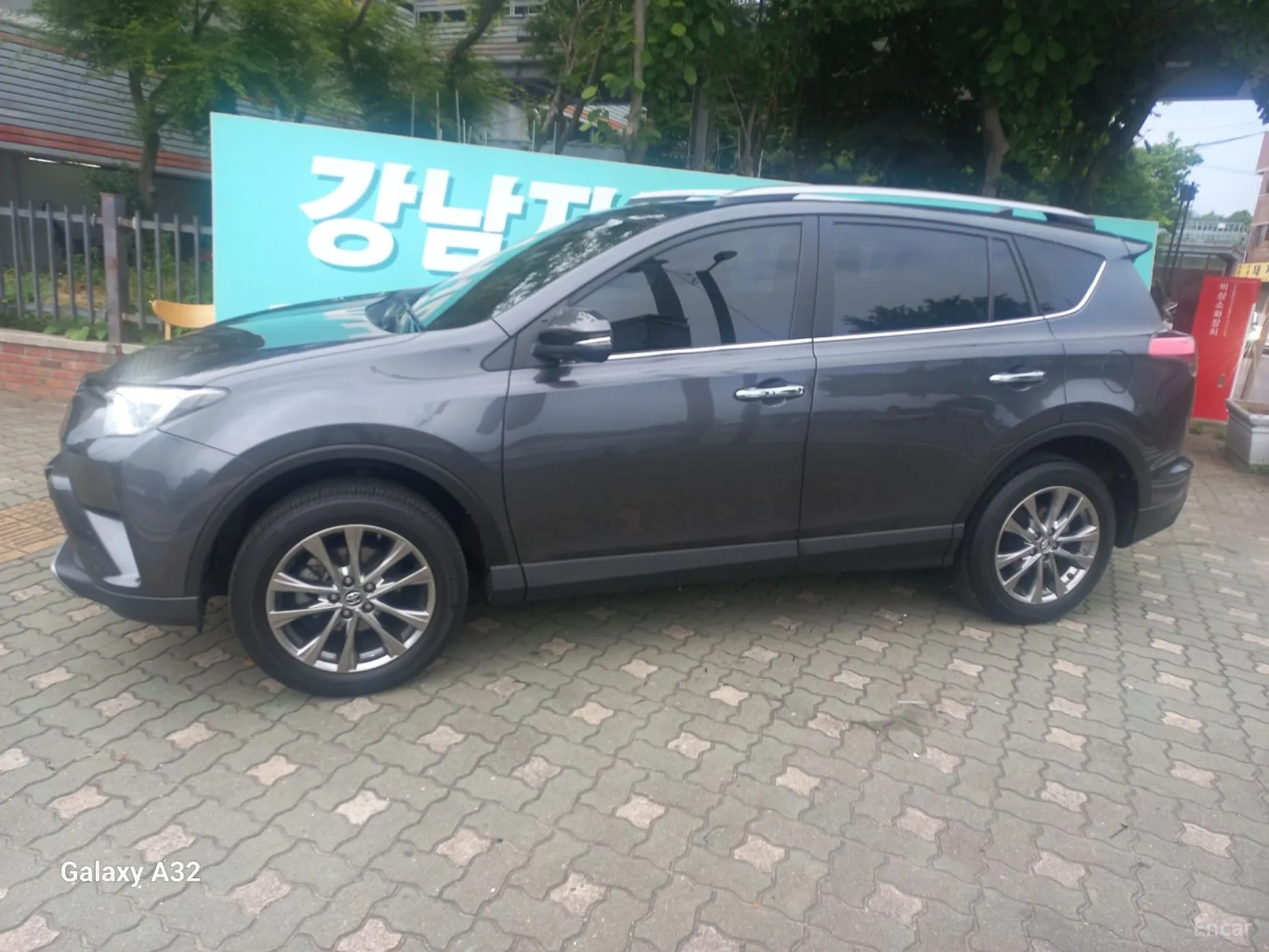 Toyota RAV4 превью 5