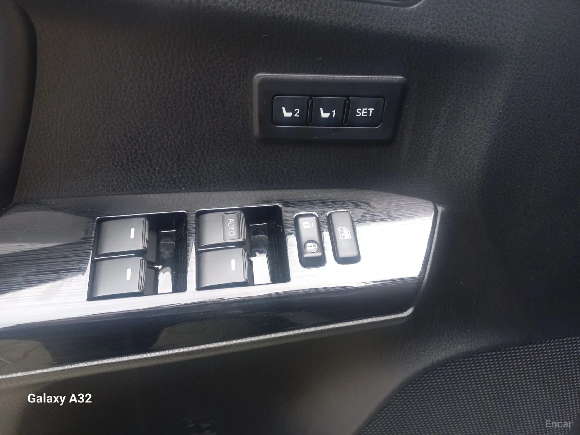 Toyota RAV4 превью 7