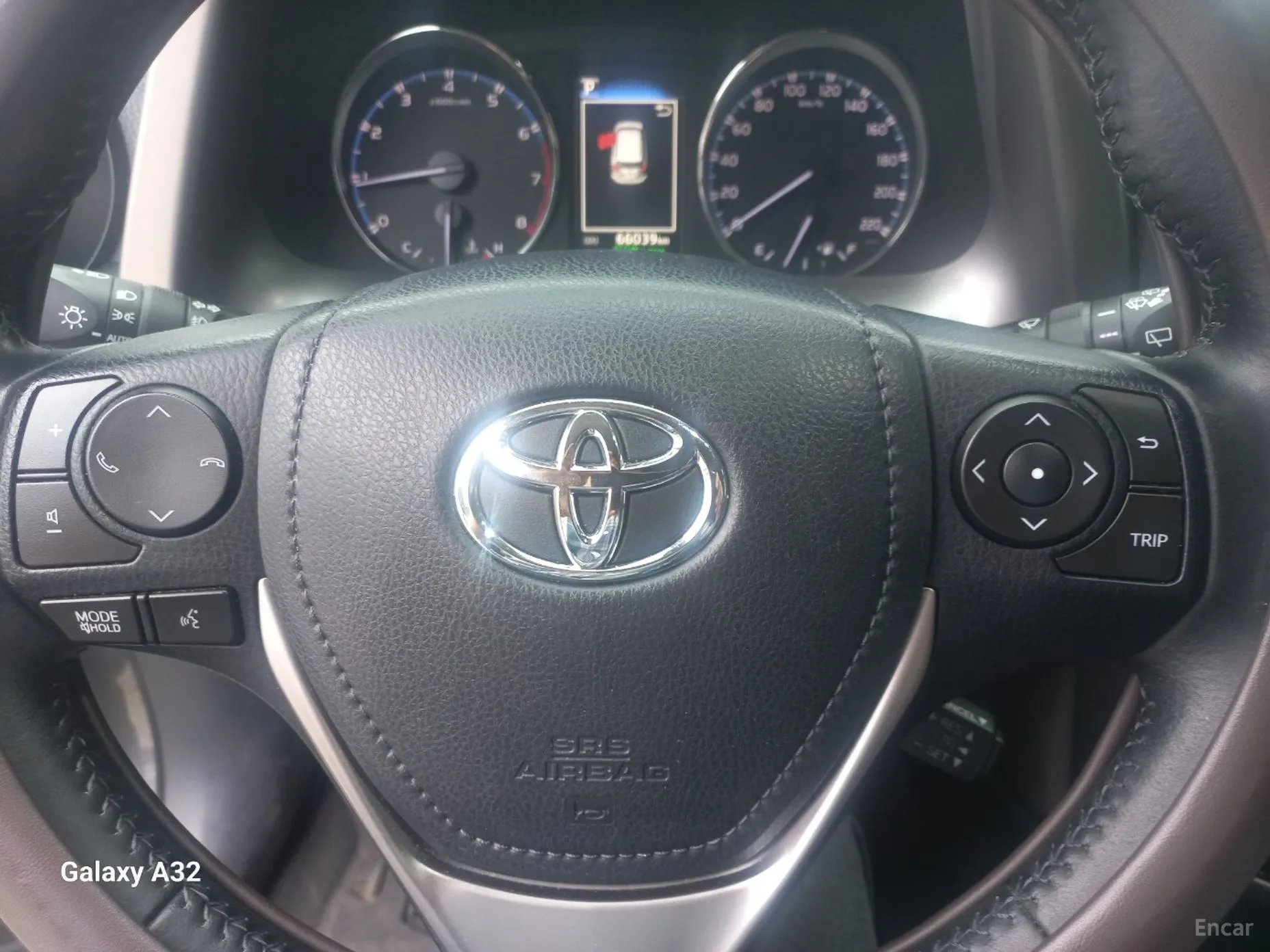 Toyota RAV4 превью 9