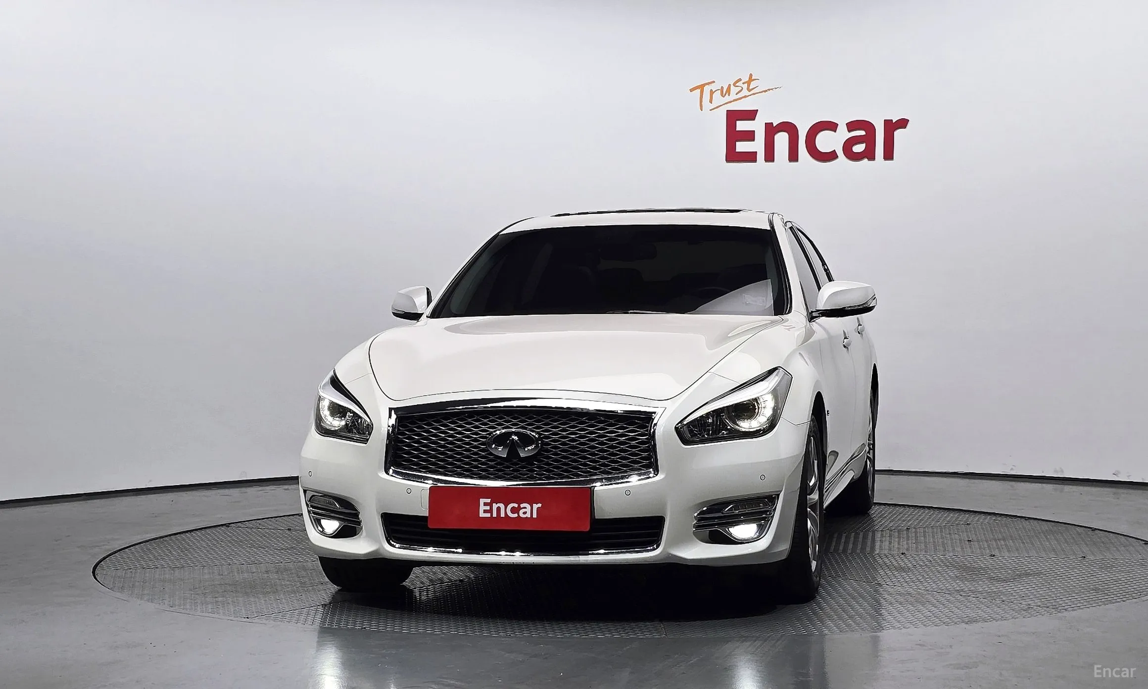 Infiniti Q70 превью 3