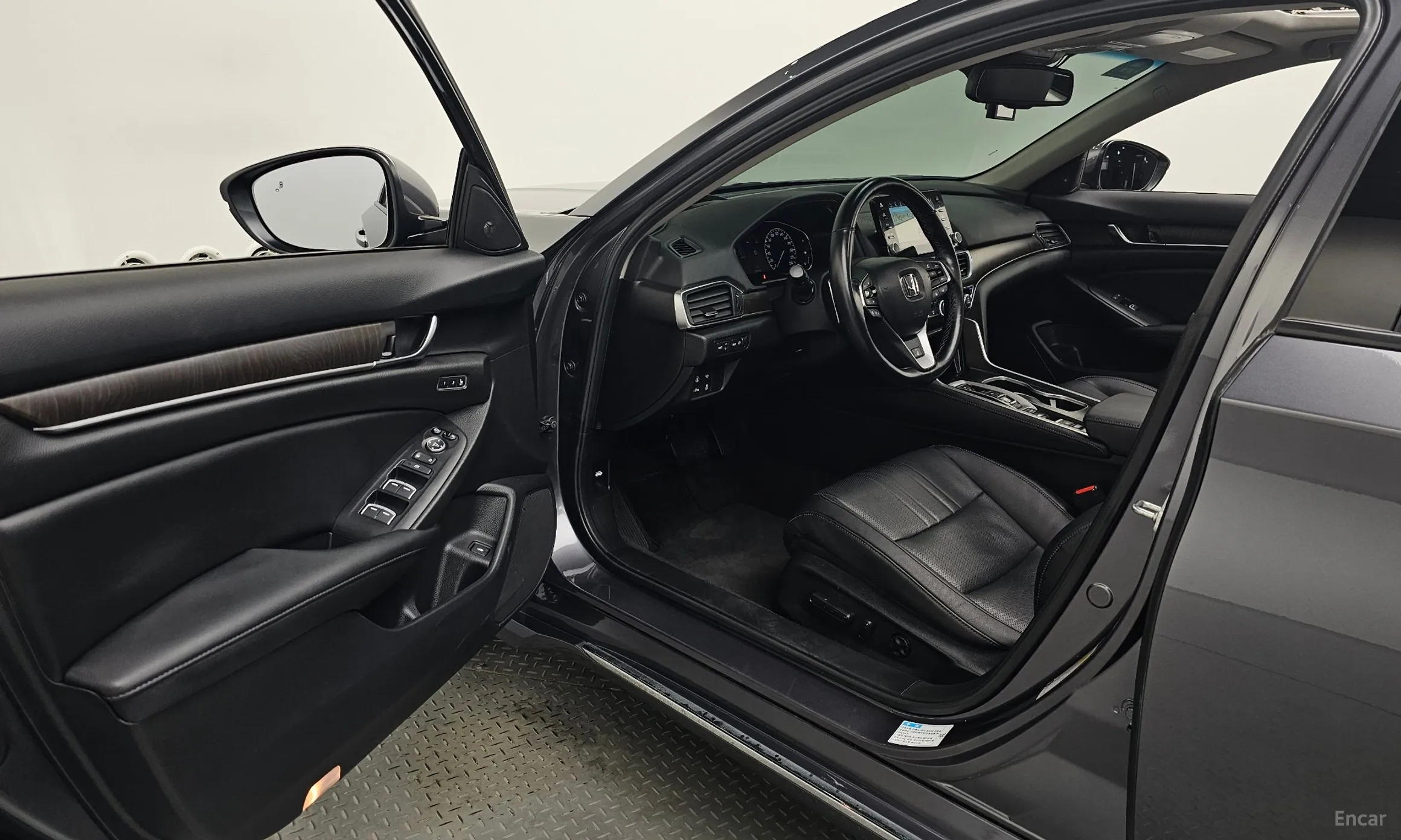 Honda Accord 10th Generation превью 10