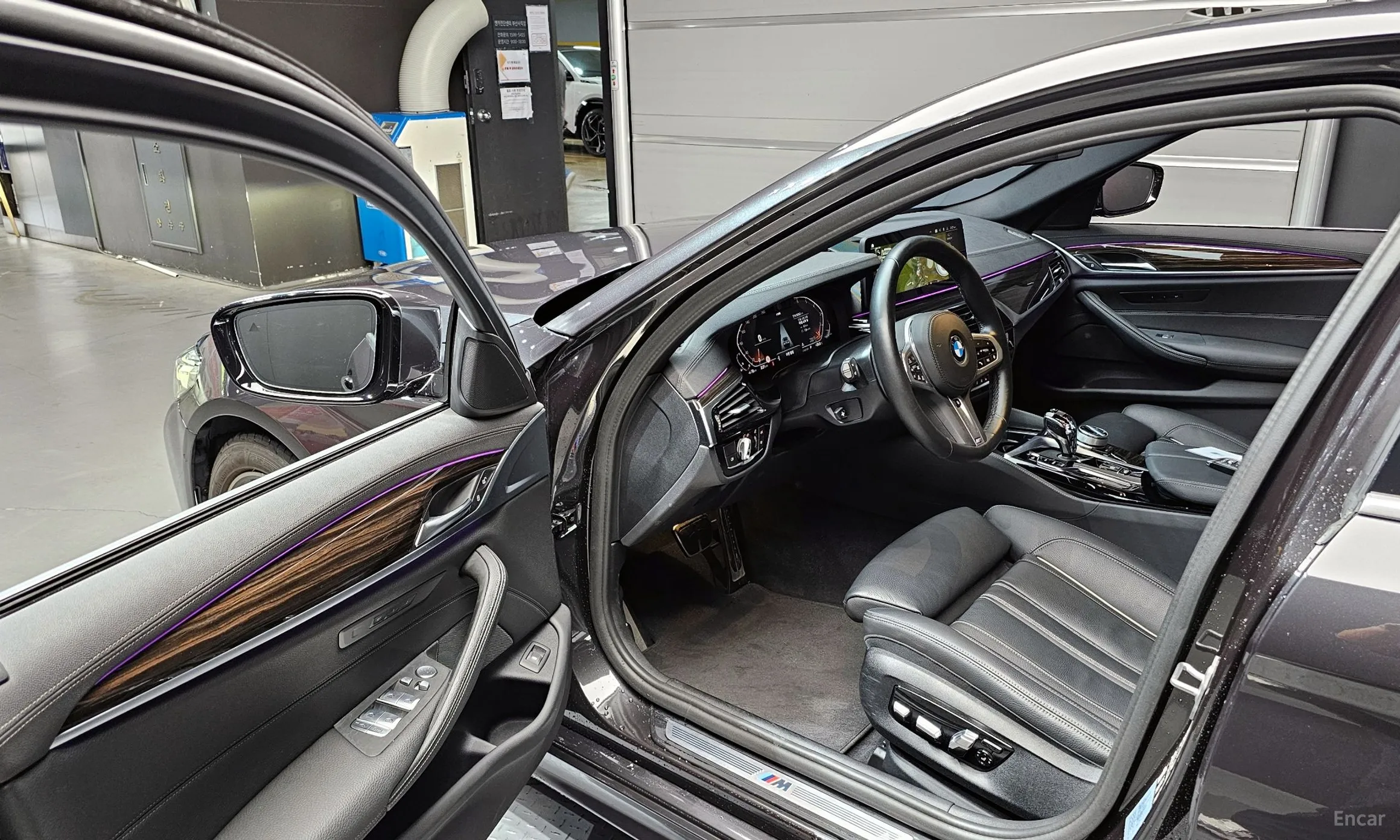 BMW 5 Series (G30) превью 10