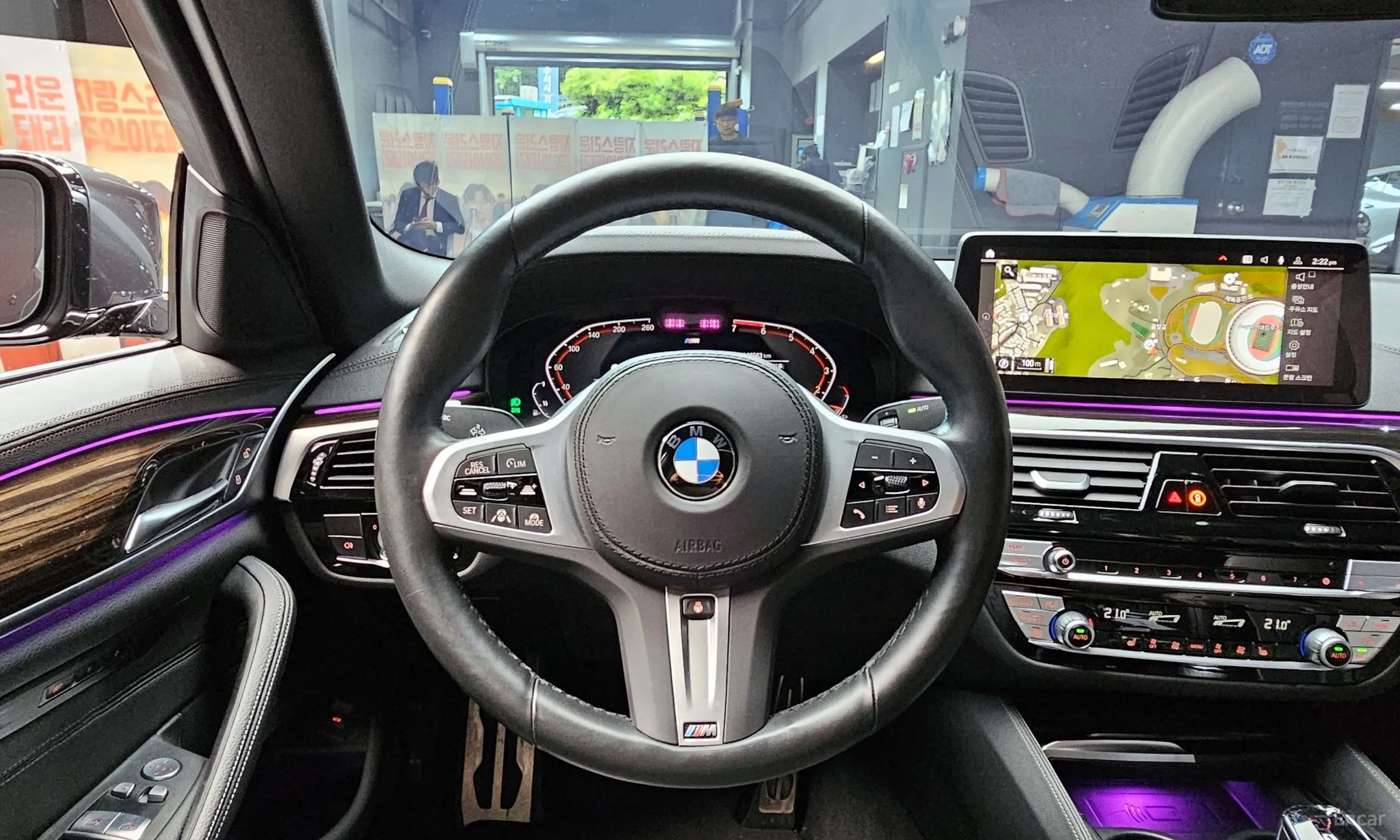BMW 5 Series (G30) превью 13