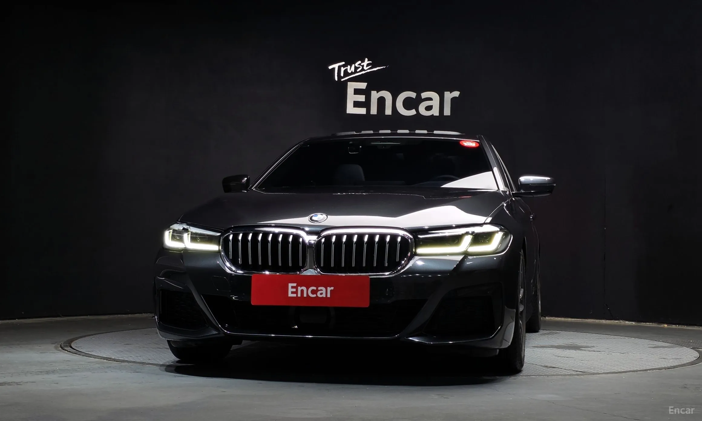 BMW 5 Series (G30) превью 3