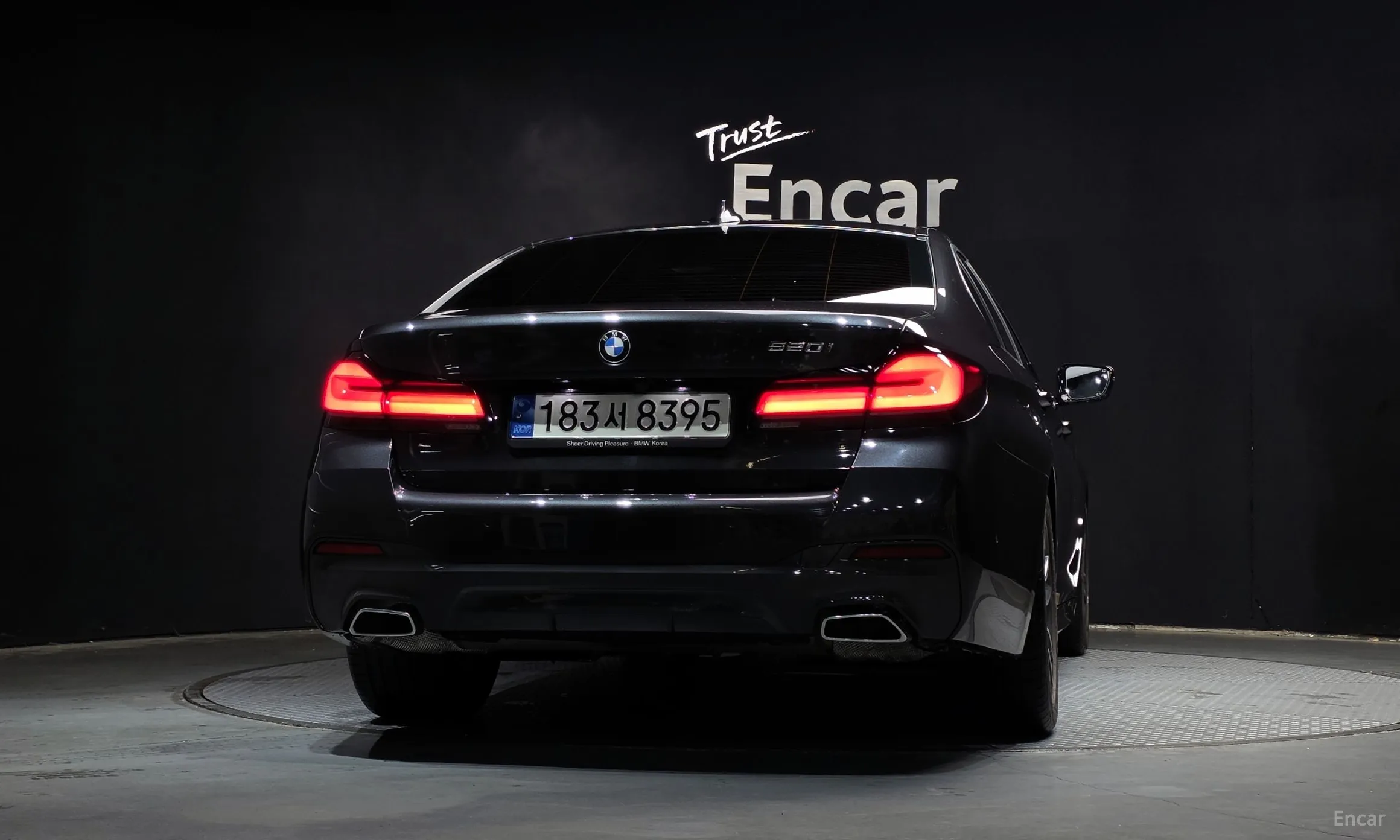 BMW 5 Series (G30) превью 4