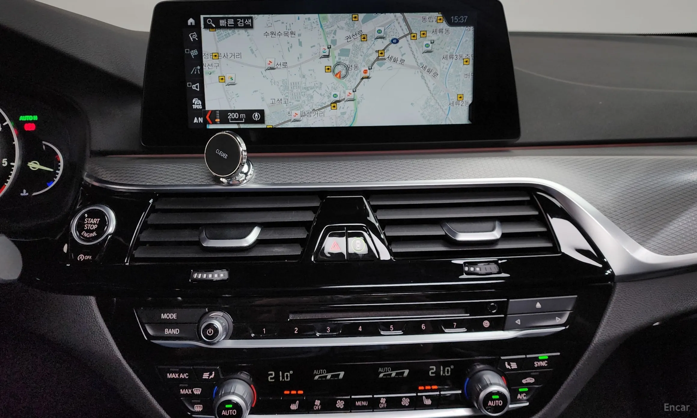 BMW 5 Series (G30) превью 12