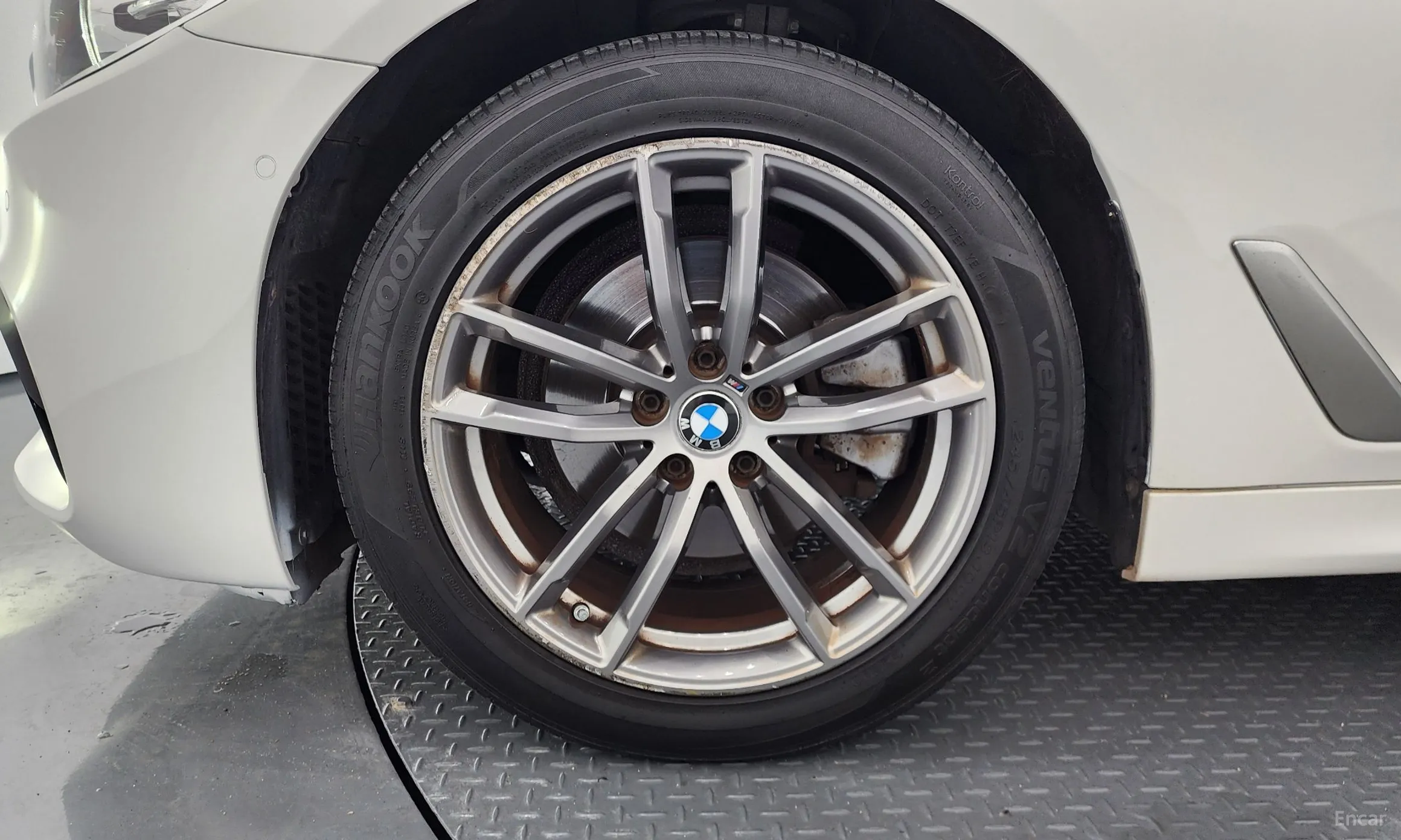 BMW 5 Series (G30) превью 5