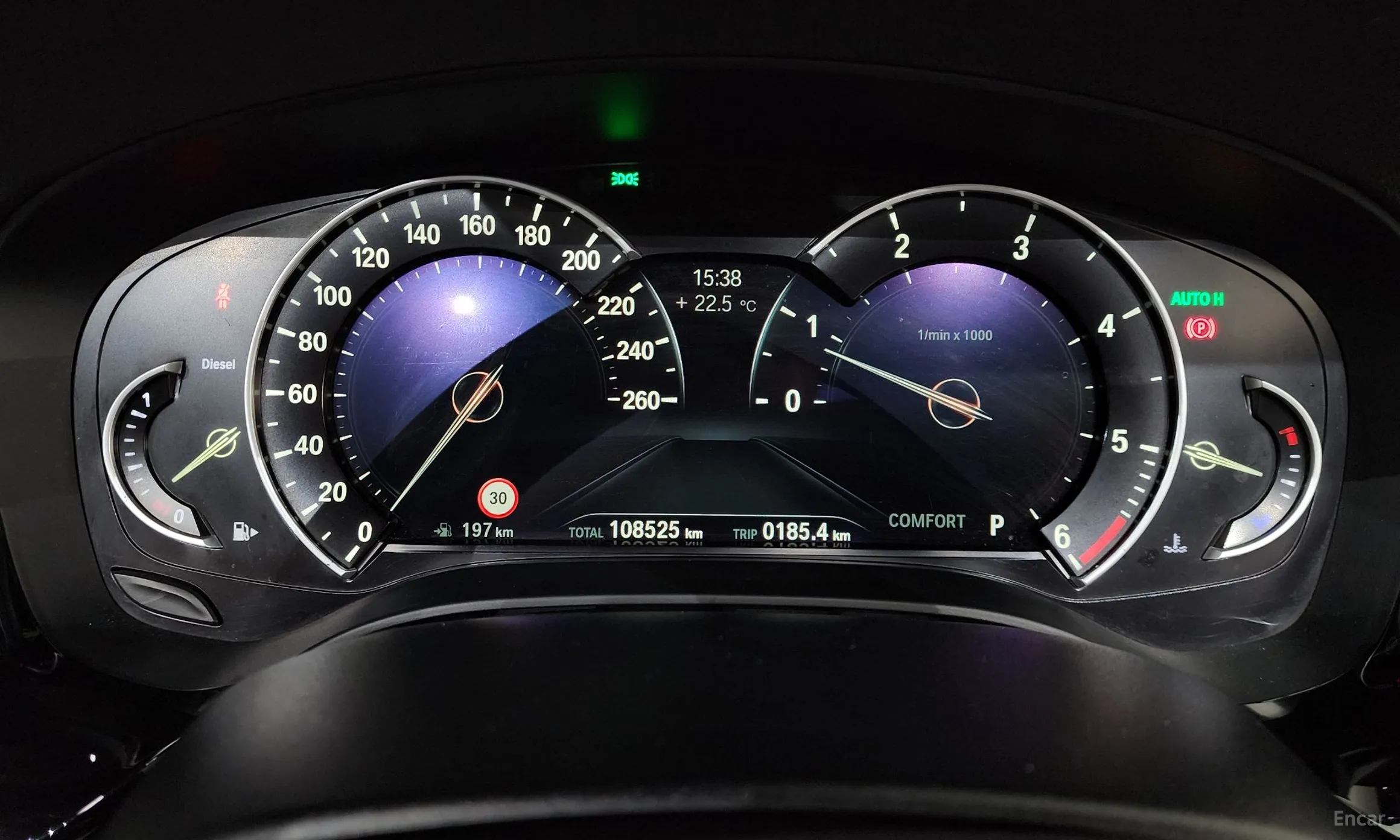 BMW 5 Series (G30) превью 8