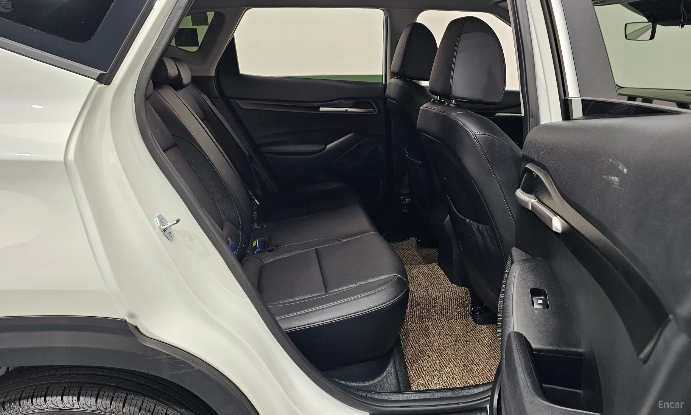 Kia Seltos превью 11