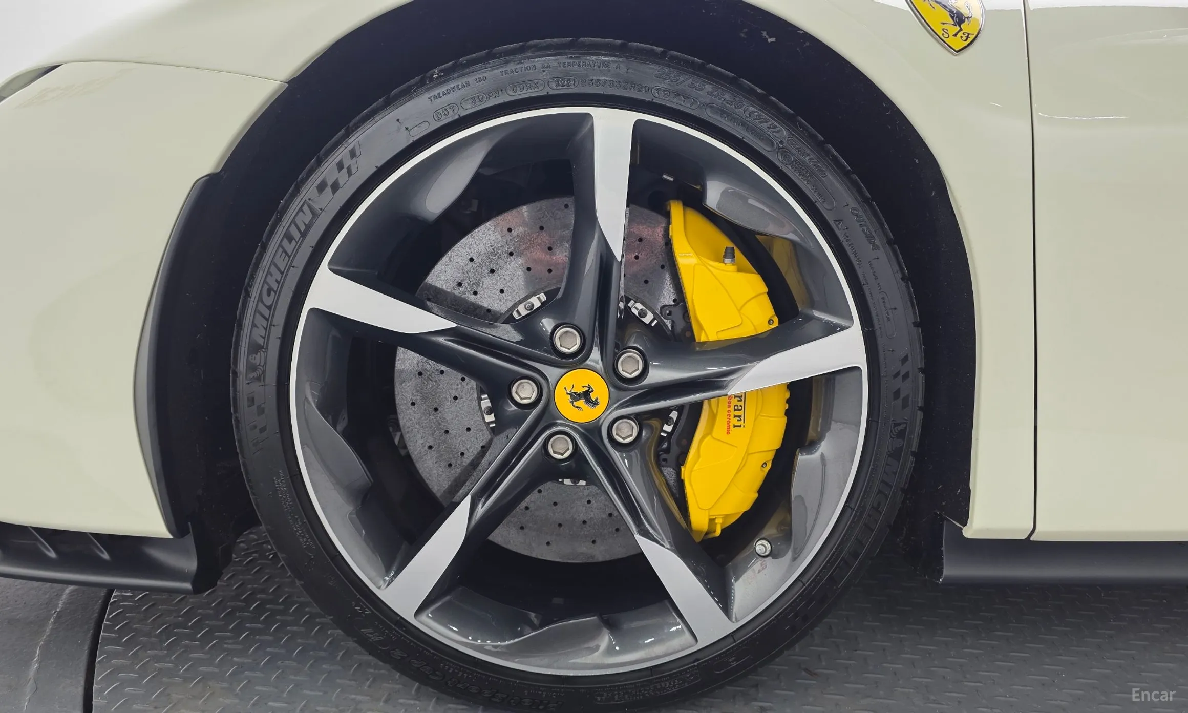 Ferrari SF90 Stradale превью 5