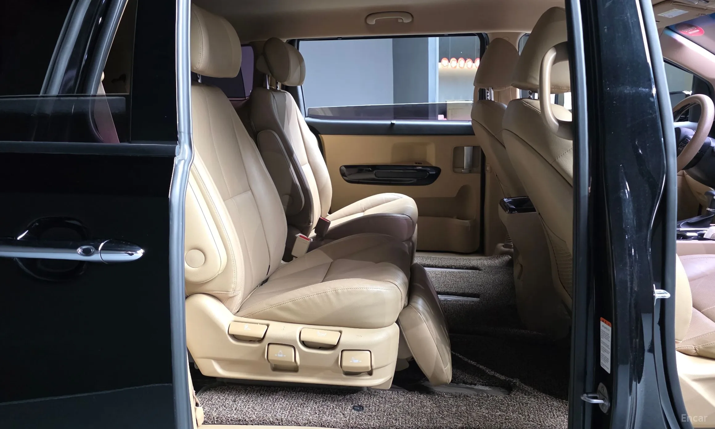 Kia Carnival превью 12