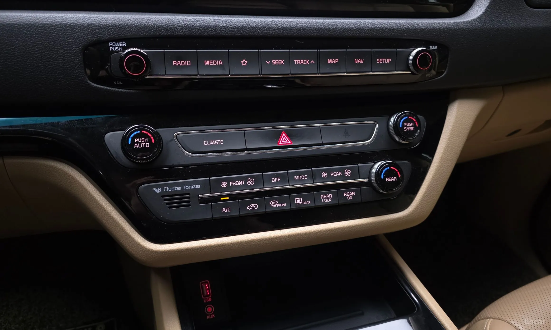 Kia Carnival превью 16