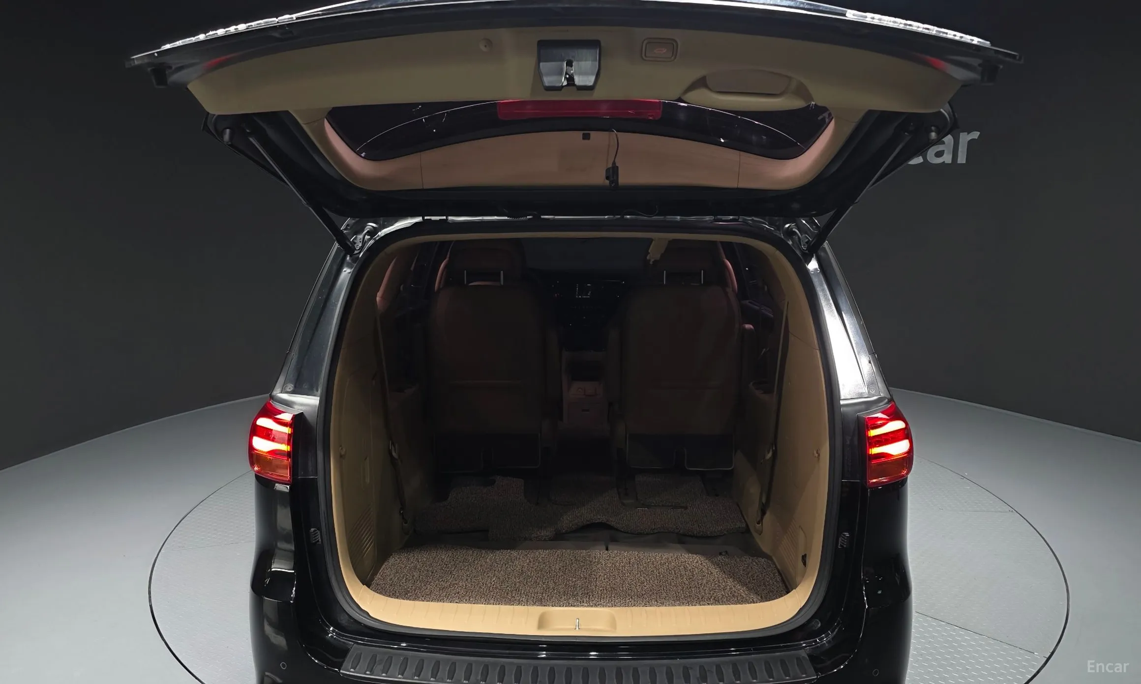 Kia Carnival превью 20