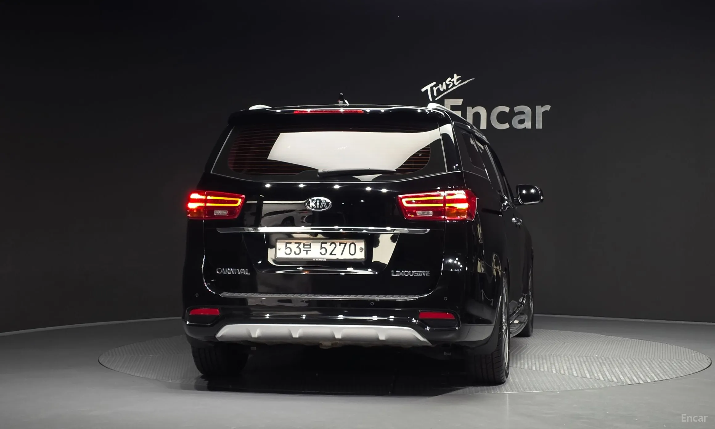 Kia Carnival превью 4