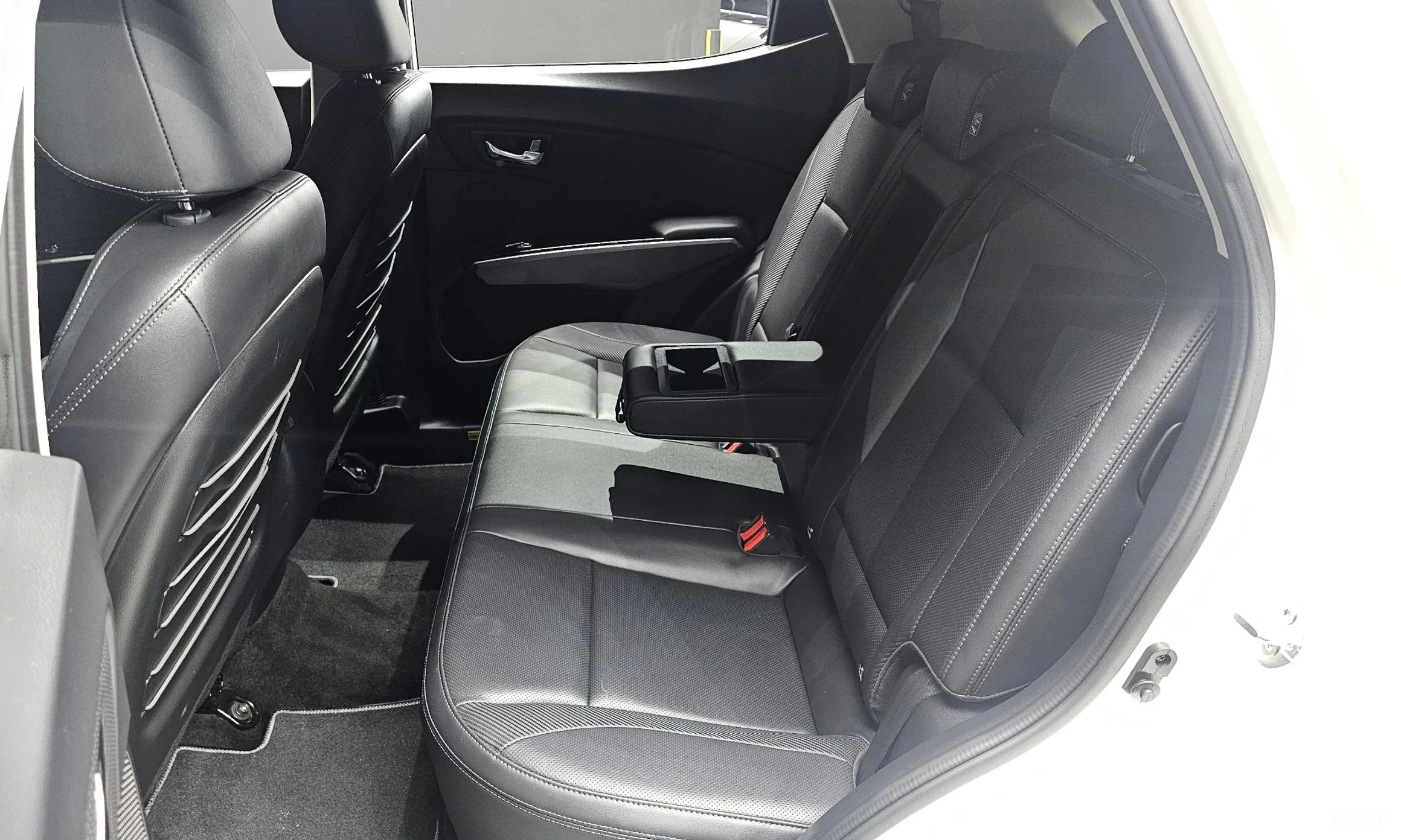 KG Mobility (SsangYong) Berry New Tivoli превью 12