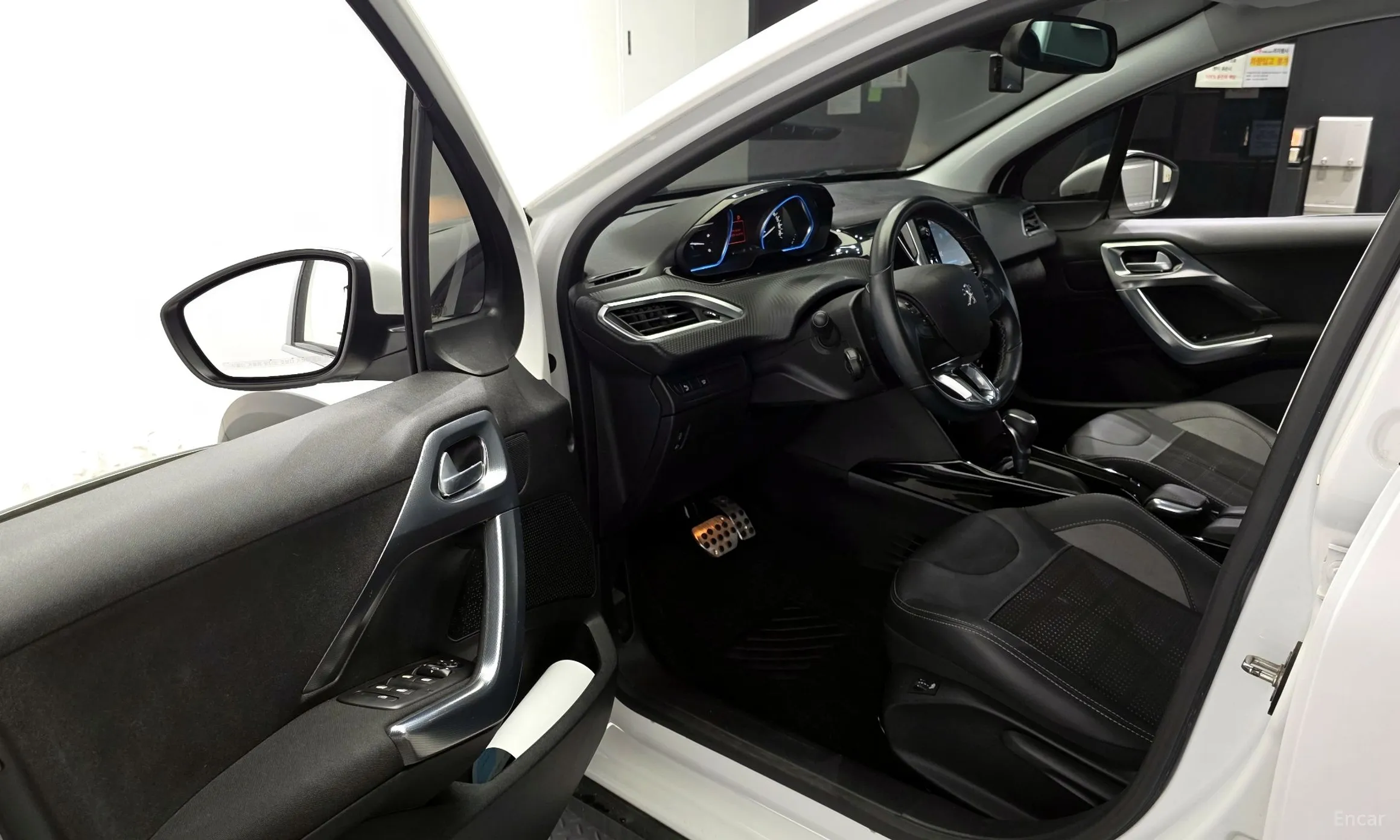 Peugeot 2008. превью 10