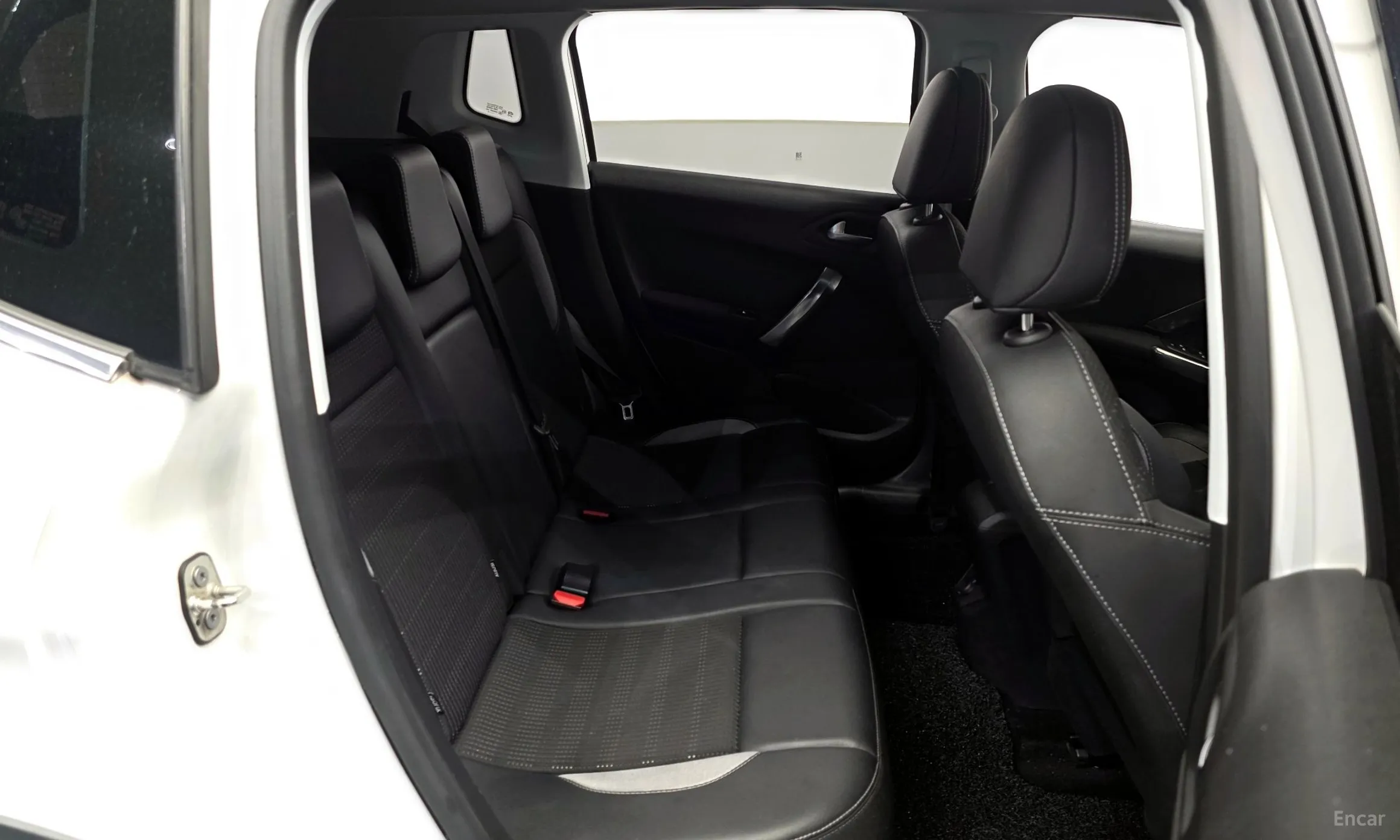 Peugeot 2008. превью 11