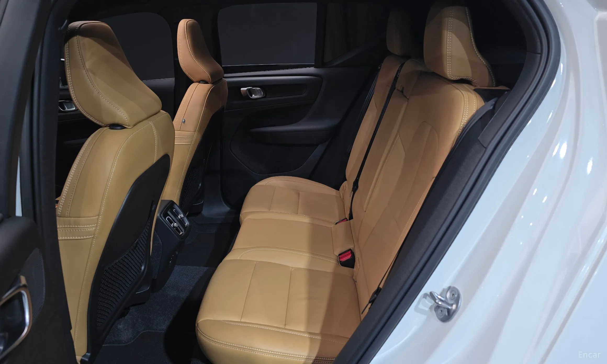 Volvo XC40 превью 11