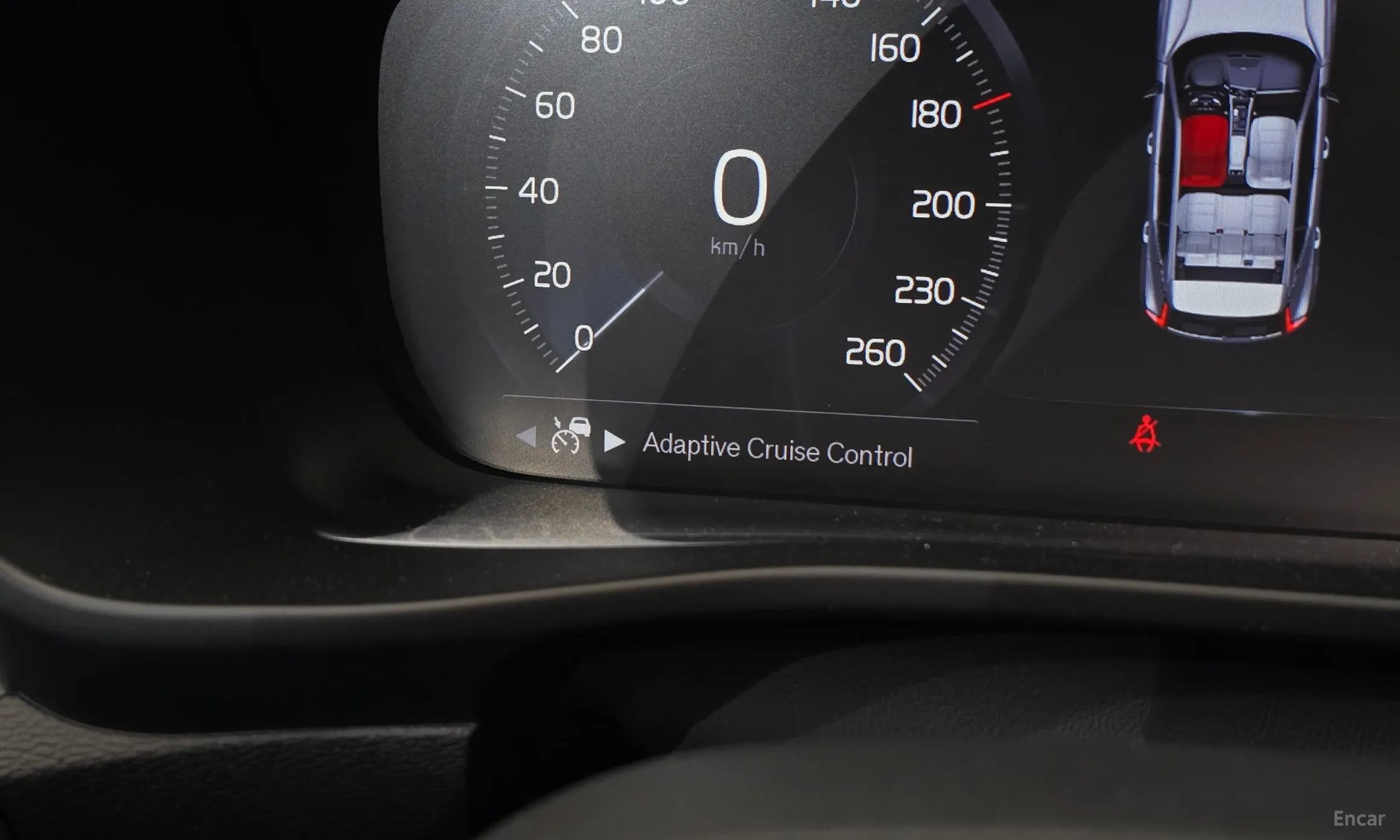 Volvo XC40 превью 16