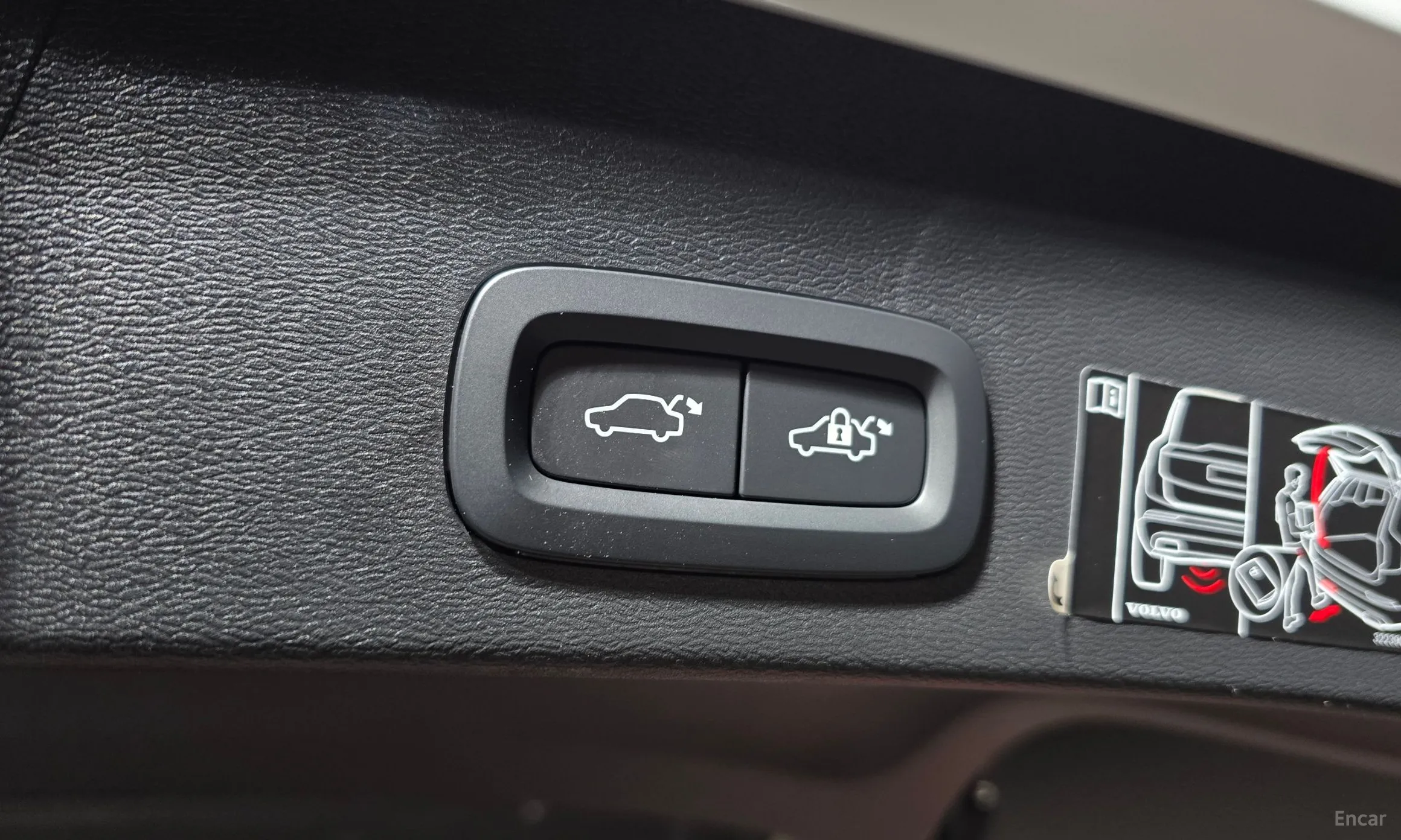 Volvo XC40 превью 20