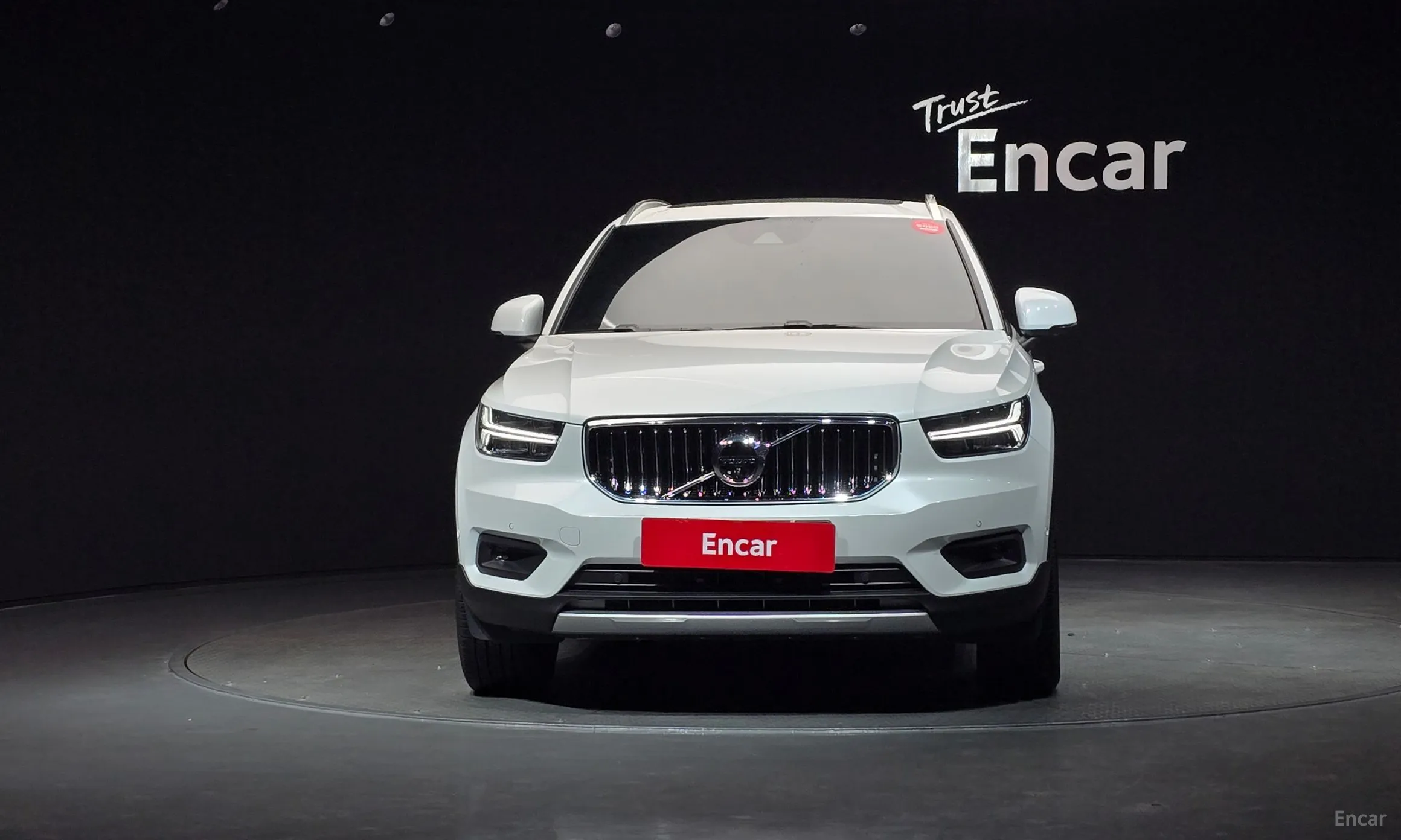 Volvo XC40 превью 3
