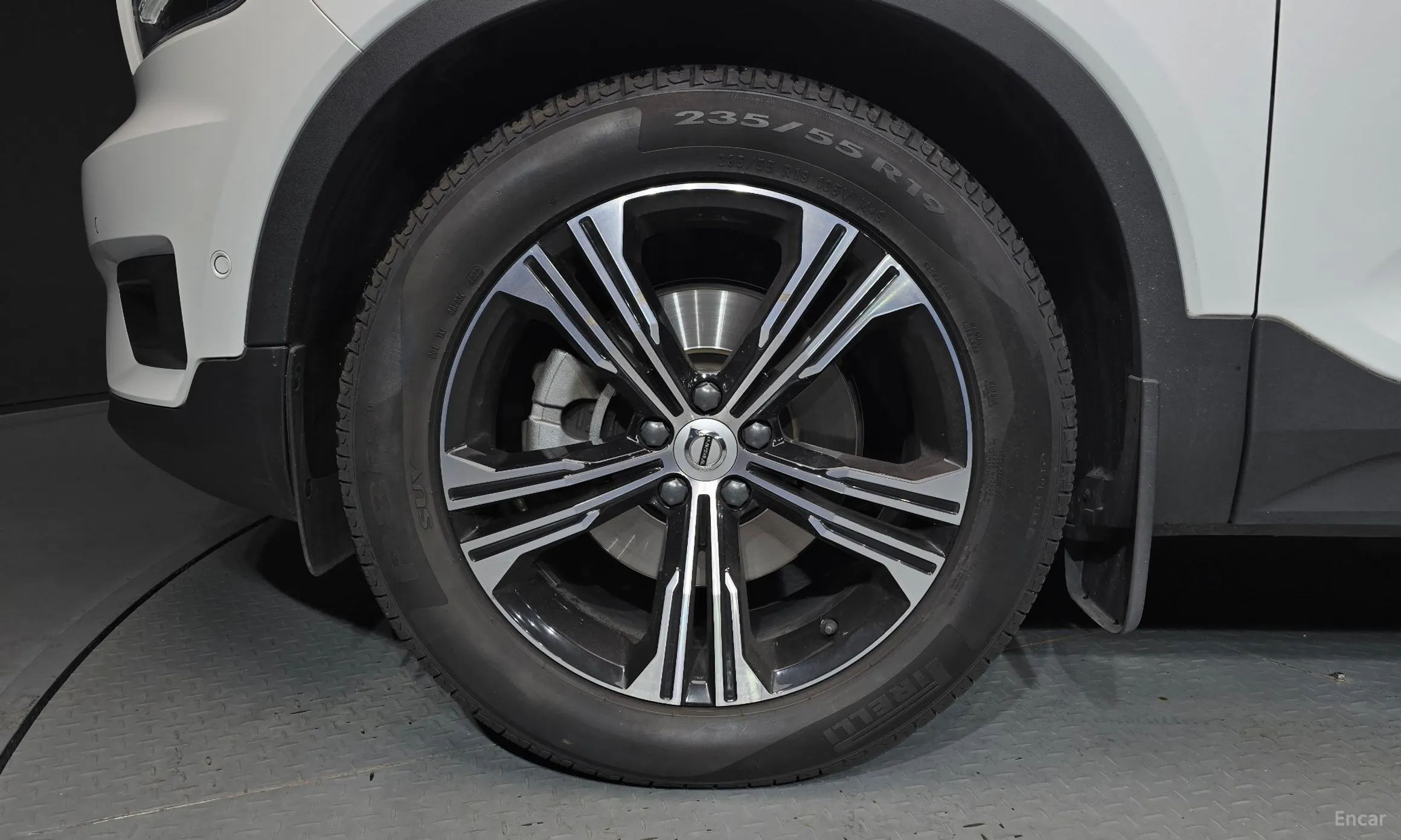 Volvo XC40 превью 5