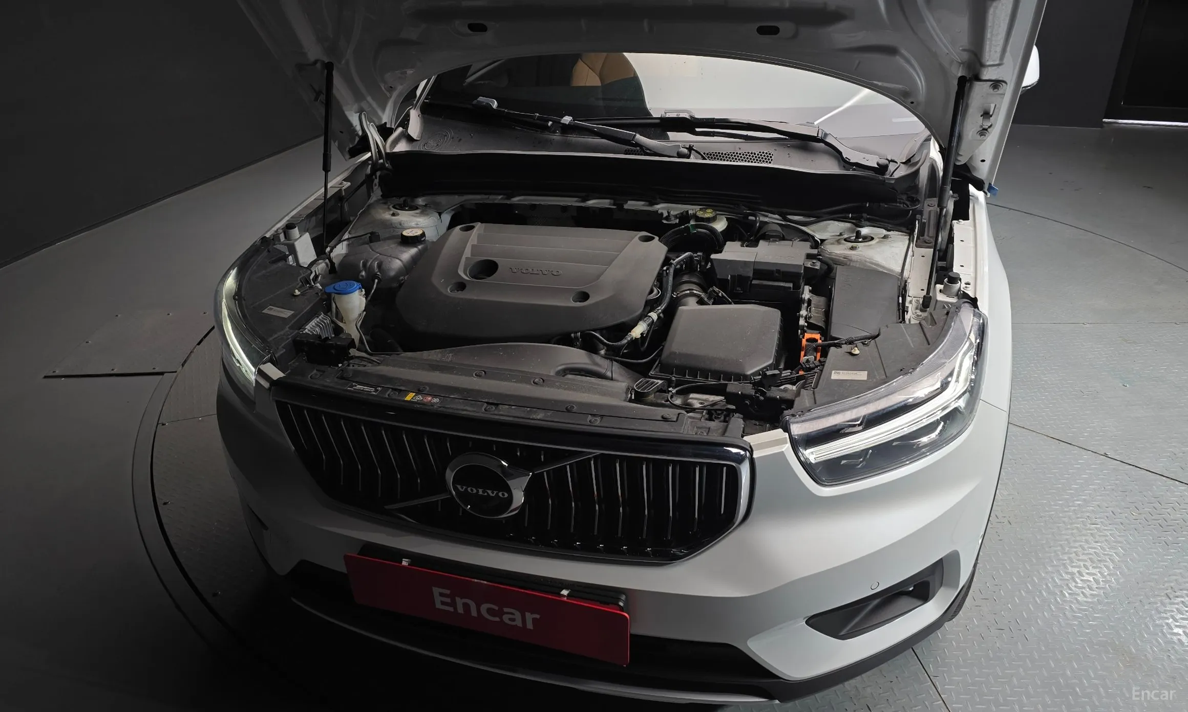 Volvo XC40 превью 6