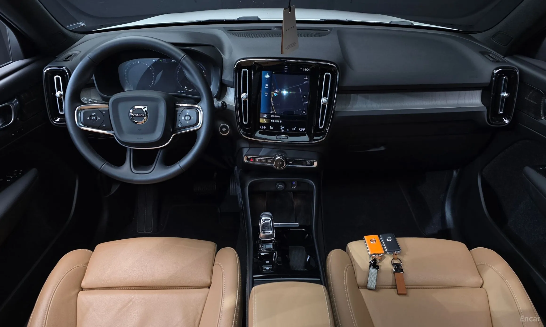 Volvo XC40 превью 7