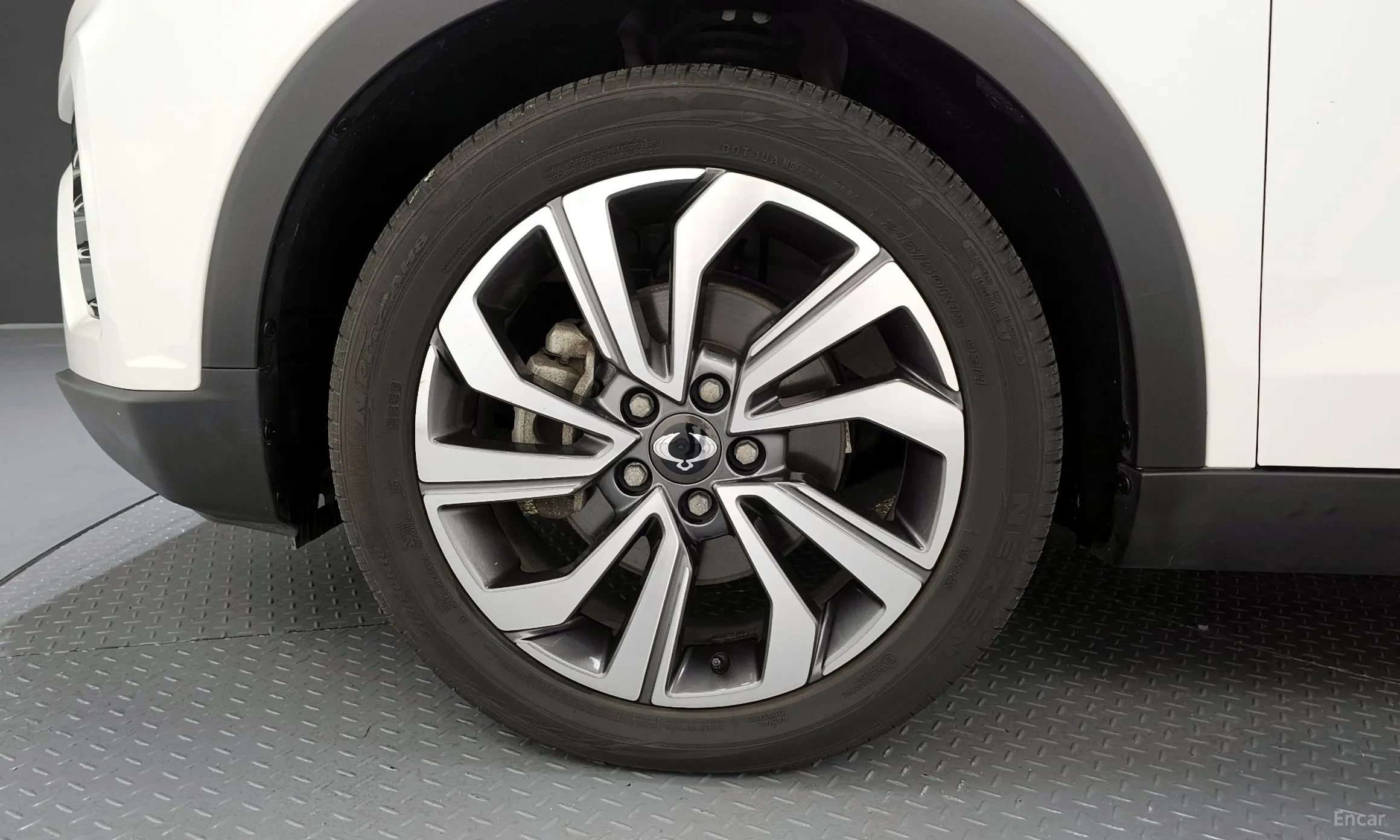 KG Mobility (SsangYong) Berry New Tivoli превью 5