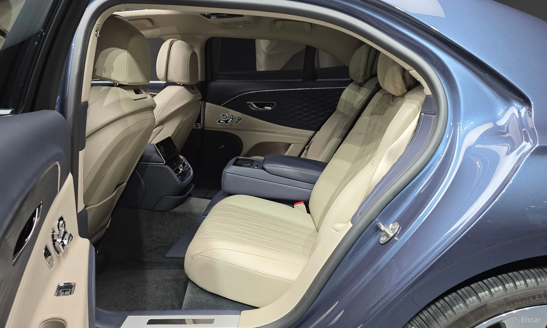 Bentley Flying Spur 3rd Generation превью 12