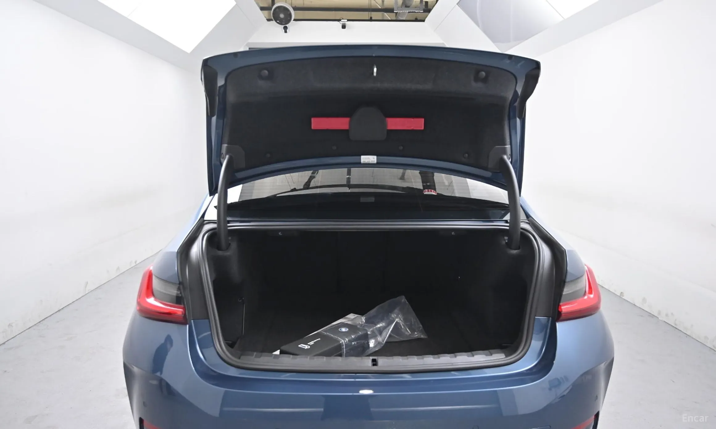 BMW 3 Series (G20) превью 9