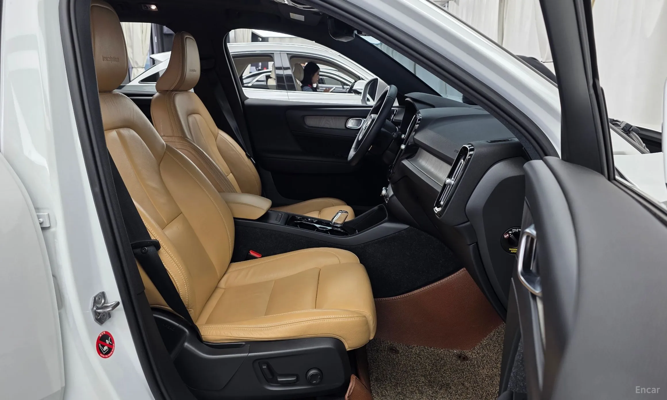 Volvo XC40 превью 11