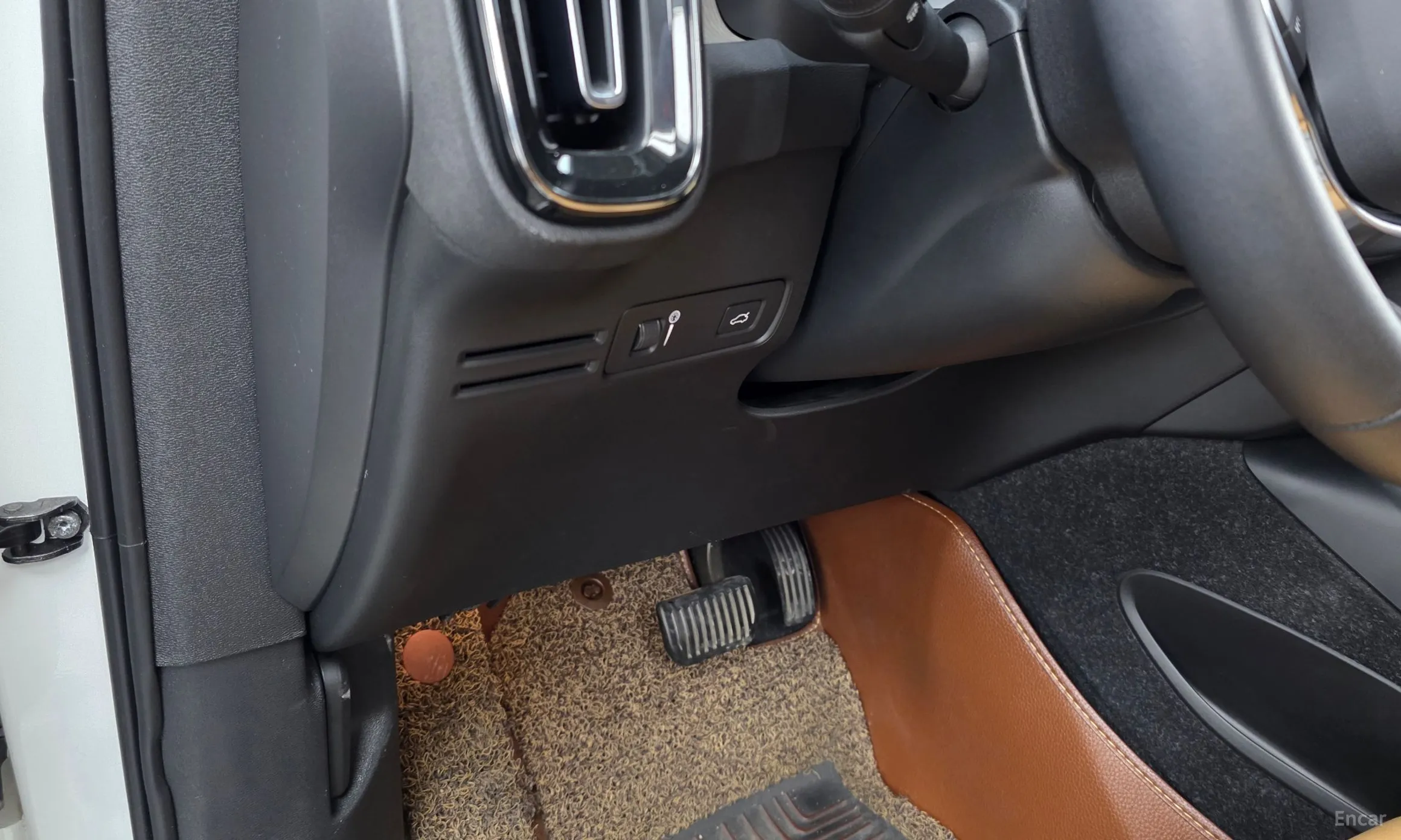 Volvo XC40 превью 17