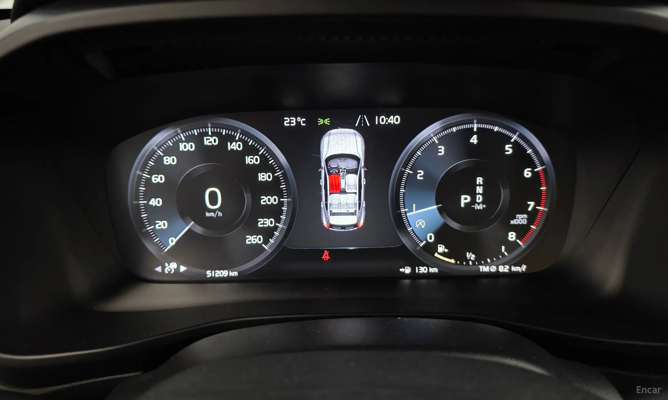 Volvo XC40 превью 8